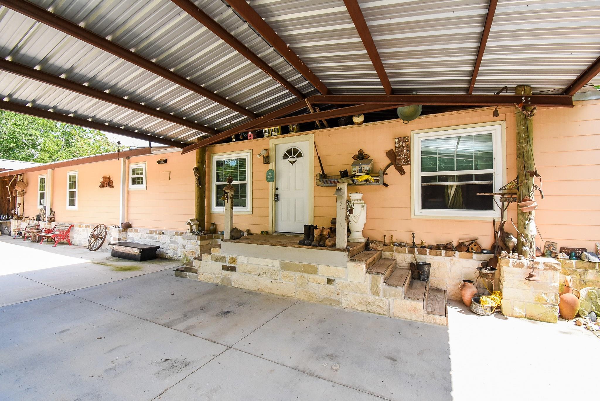 39551 Donigan Rd, Brookshire, TX 77423