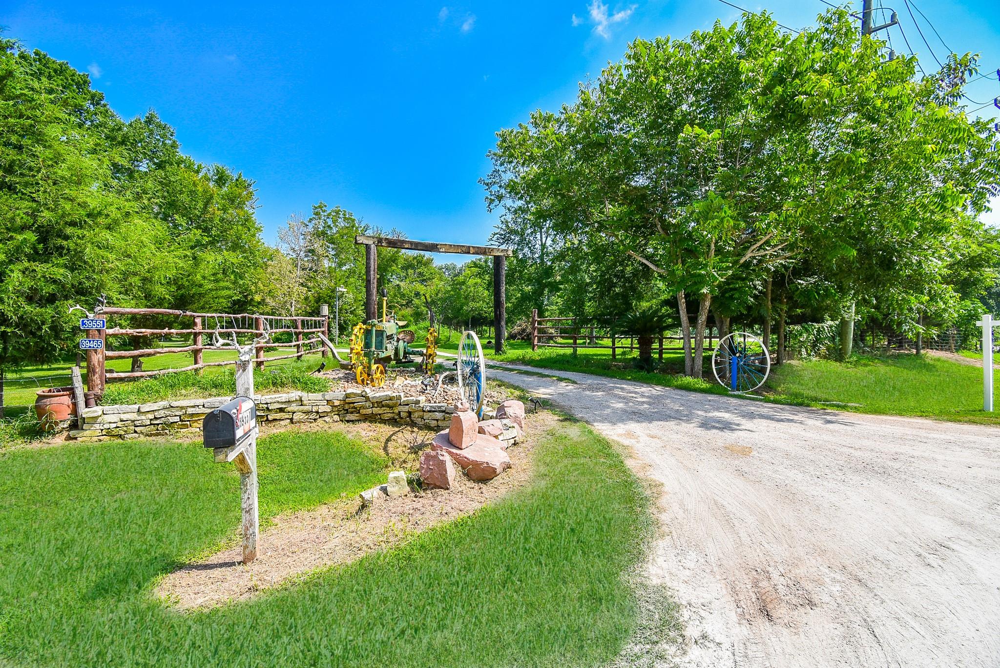 39551 Donigan Rd, Brookshire, TX 77423