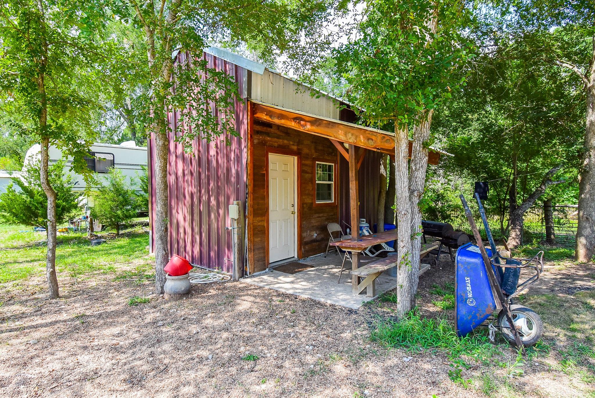 39551 Donigan Rd, Brookshire, TX 77423