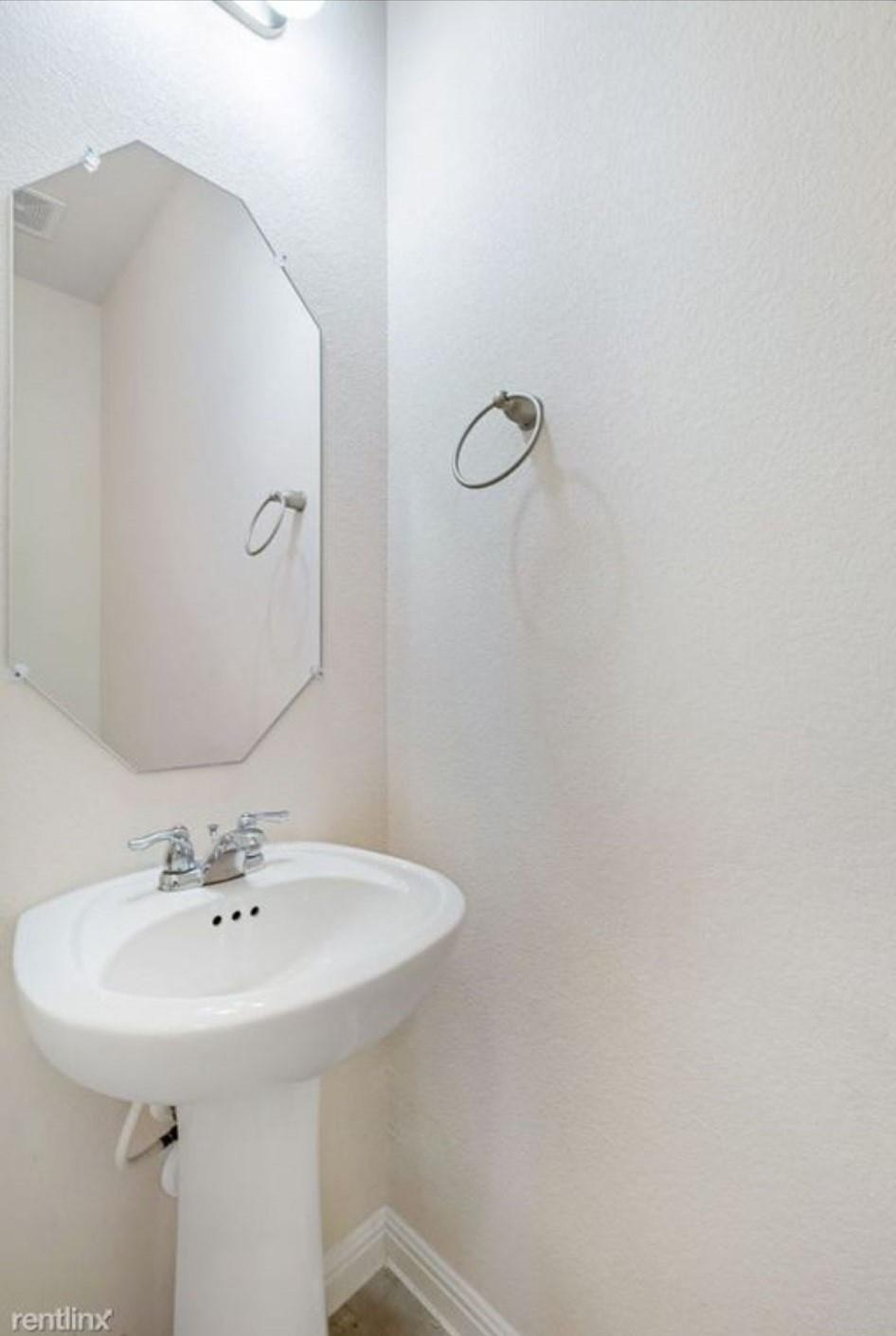 1401 Little Elm Trl # 114, Cedar Park, TX 78613