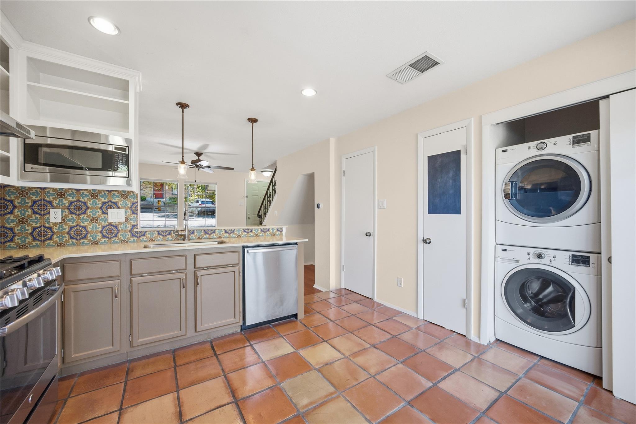 1411 Gracy Farms Ln # 52, Austin, TX 78758