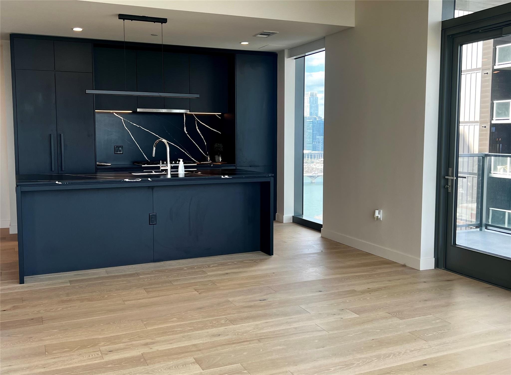 44 East #2107 Ave, Austin, TX 78701