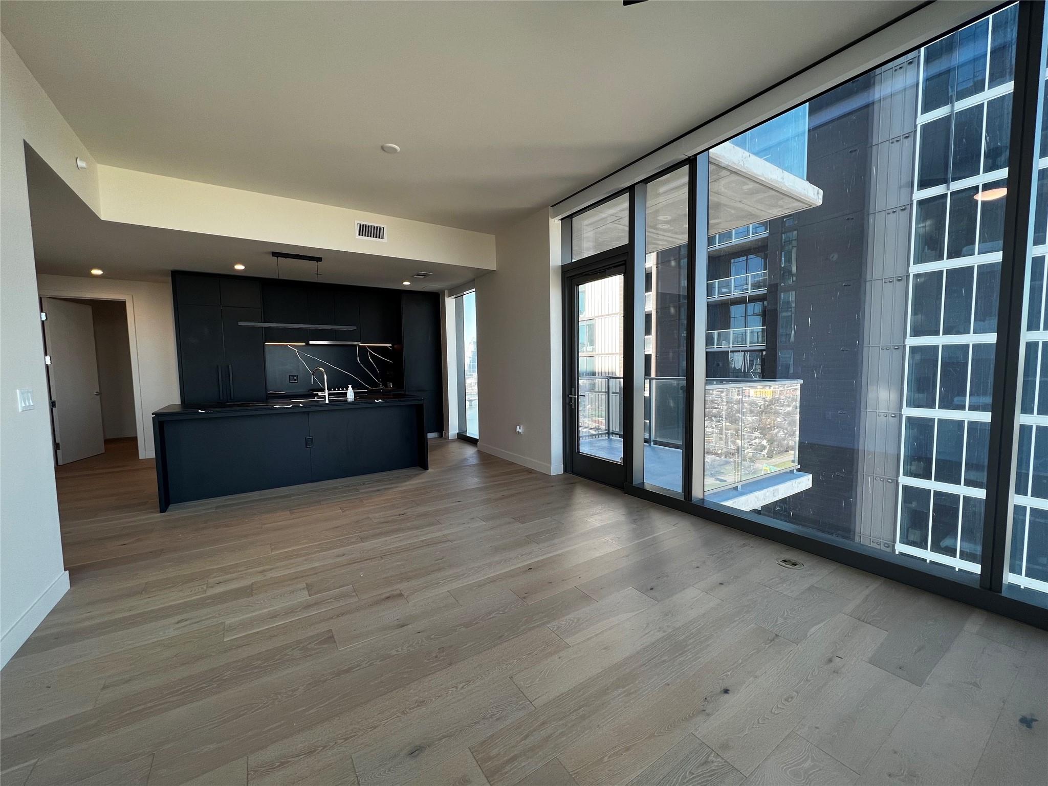 44 East #2107 Ave, Austin, TX 78701