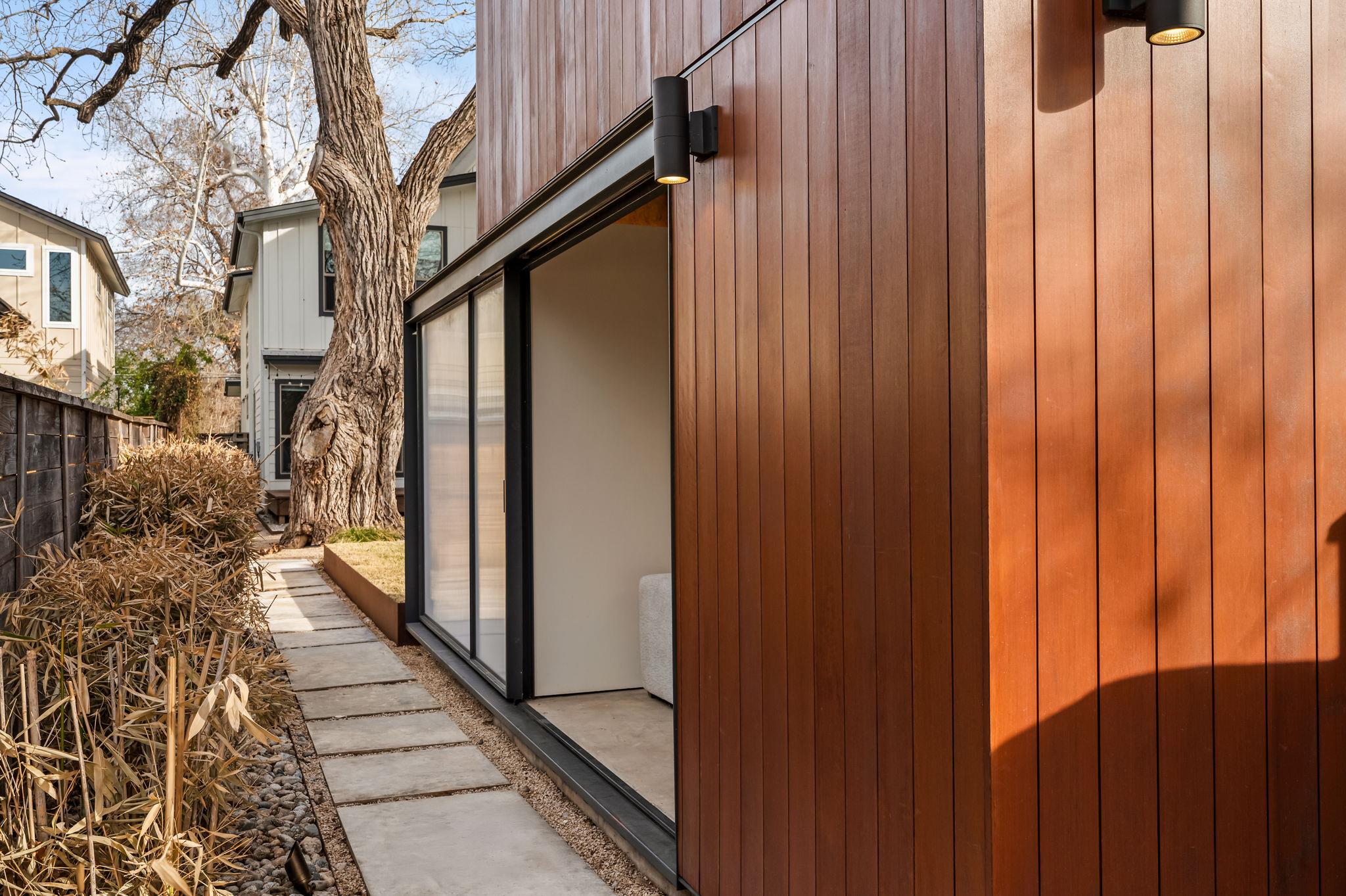 1124 Linden St # B, Austin, TX 78702