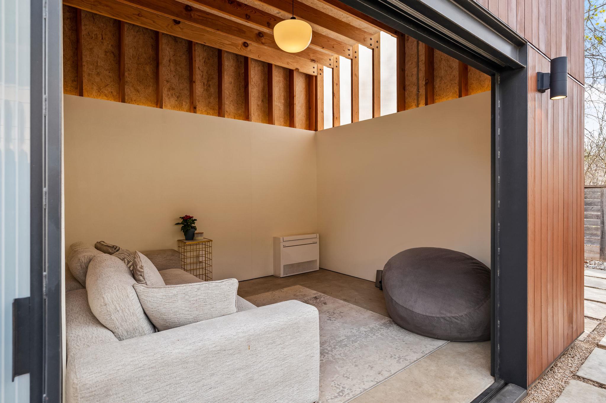 1124 Linden St # B, Austin, TX 78702