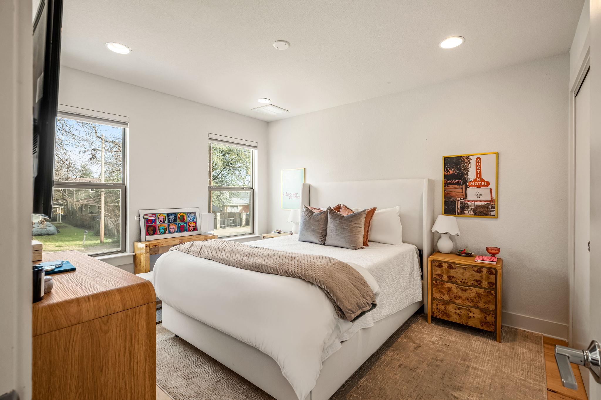 1124 Linden St # B, Austin, TX 78702