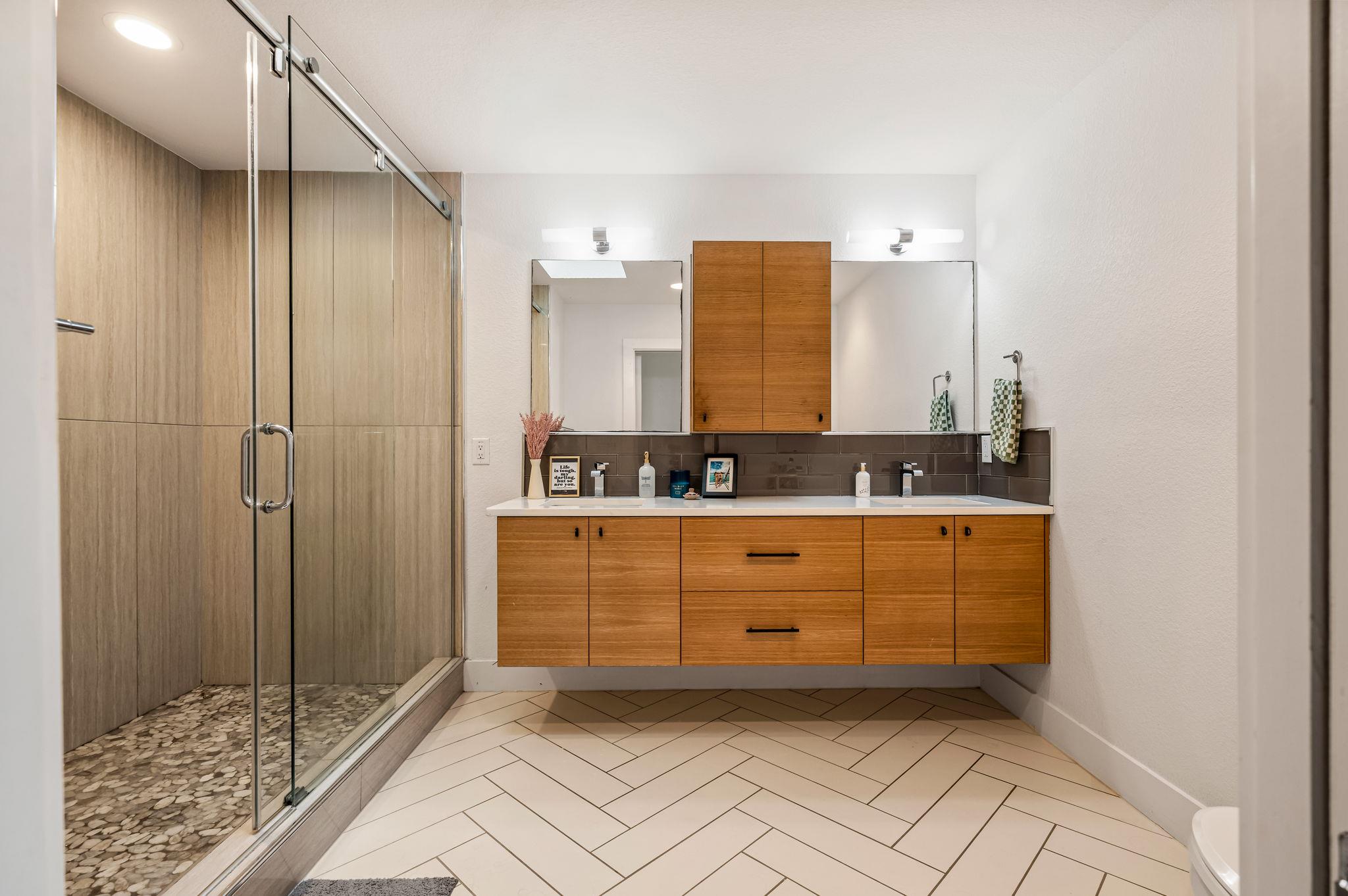 1124 Linden St # B, Austin, TX 78702