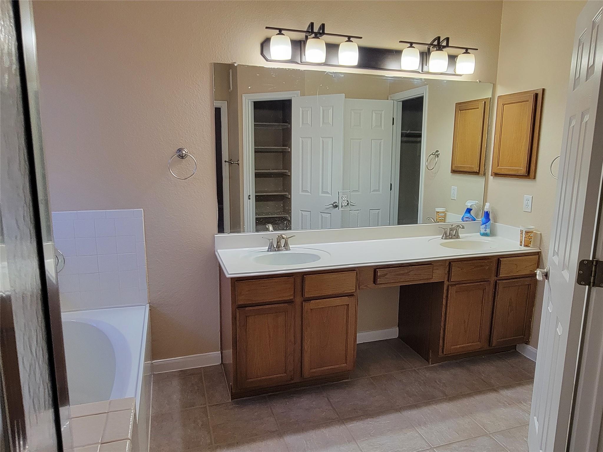 2100 Pipers Field Dr # 46, Austin, TX 78758