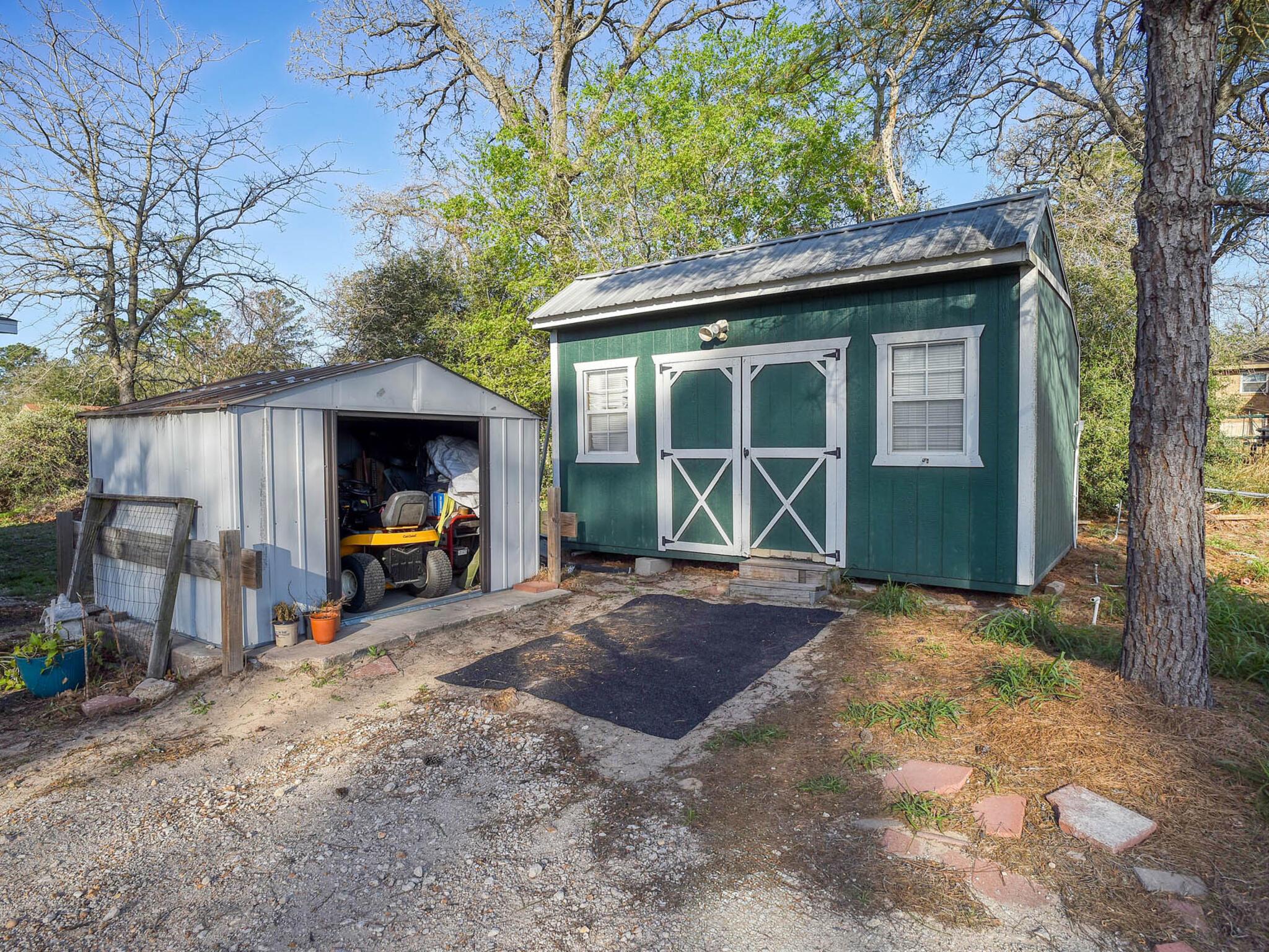 235 Pinehill Dr, Bastrop, TX 78602