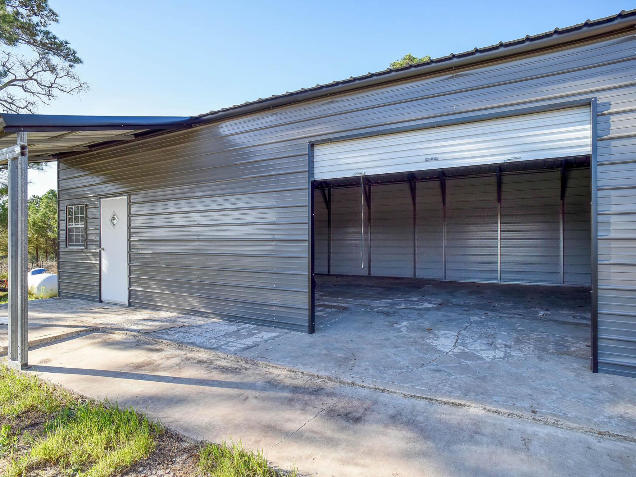 235 Pinehill Dr, Bastrop, TX 78602