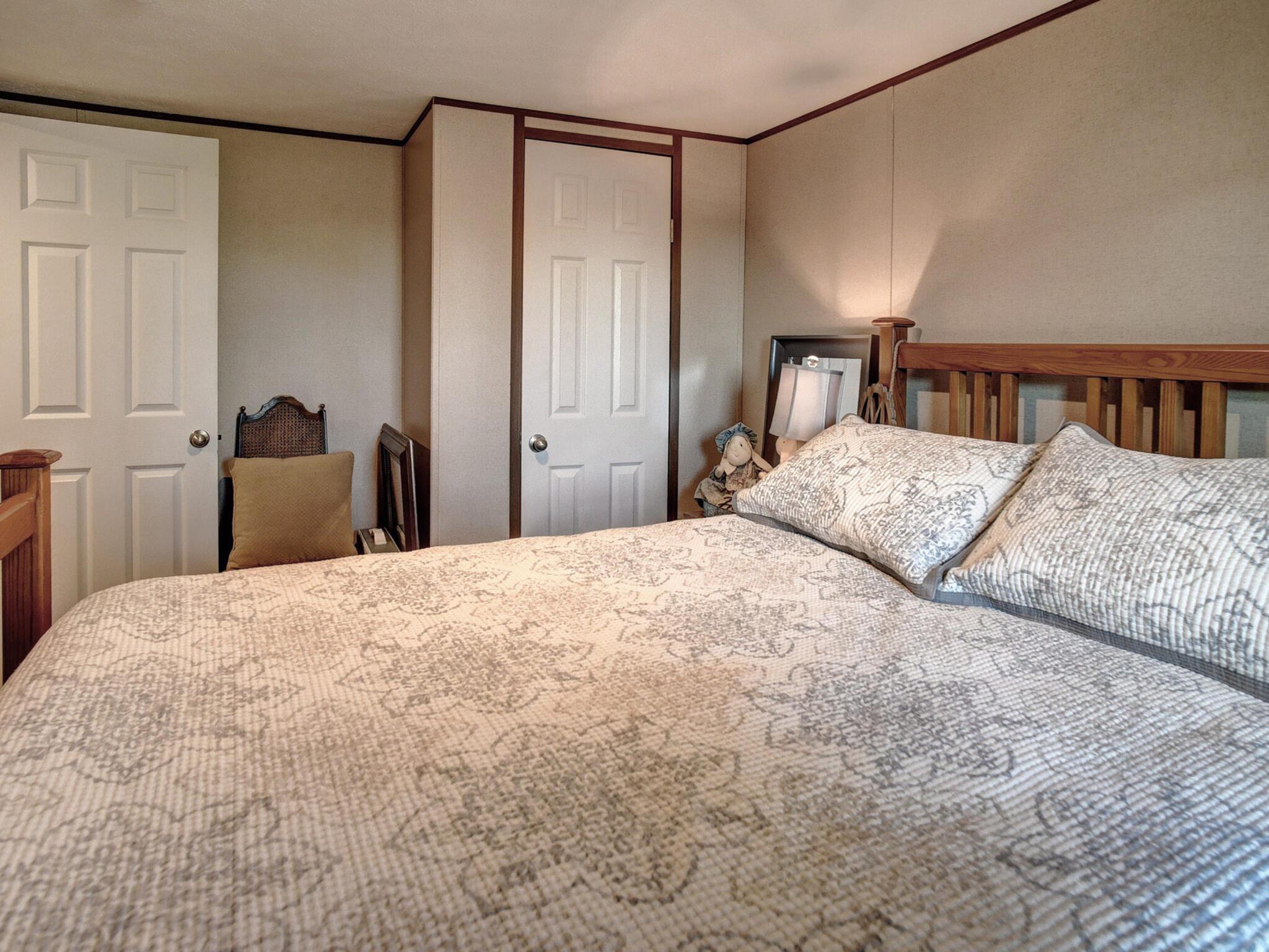 235 Pinehill Dr, Bastrop, TX 78602