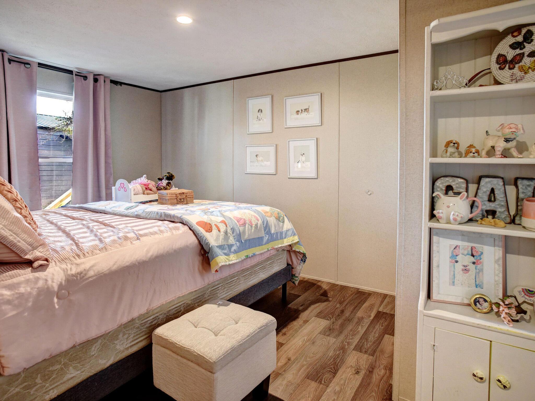 235 Pinehill Dr, Bastrop, TX 78602