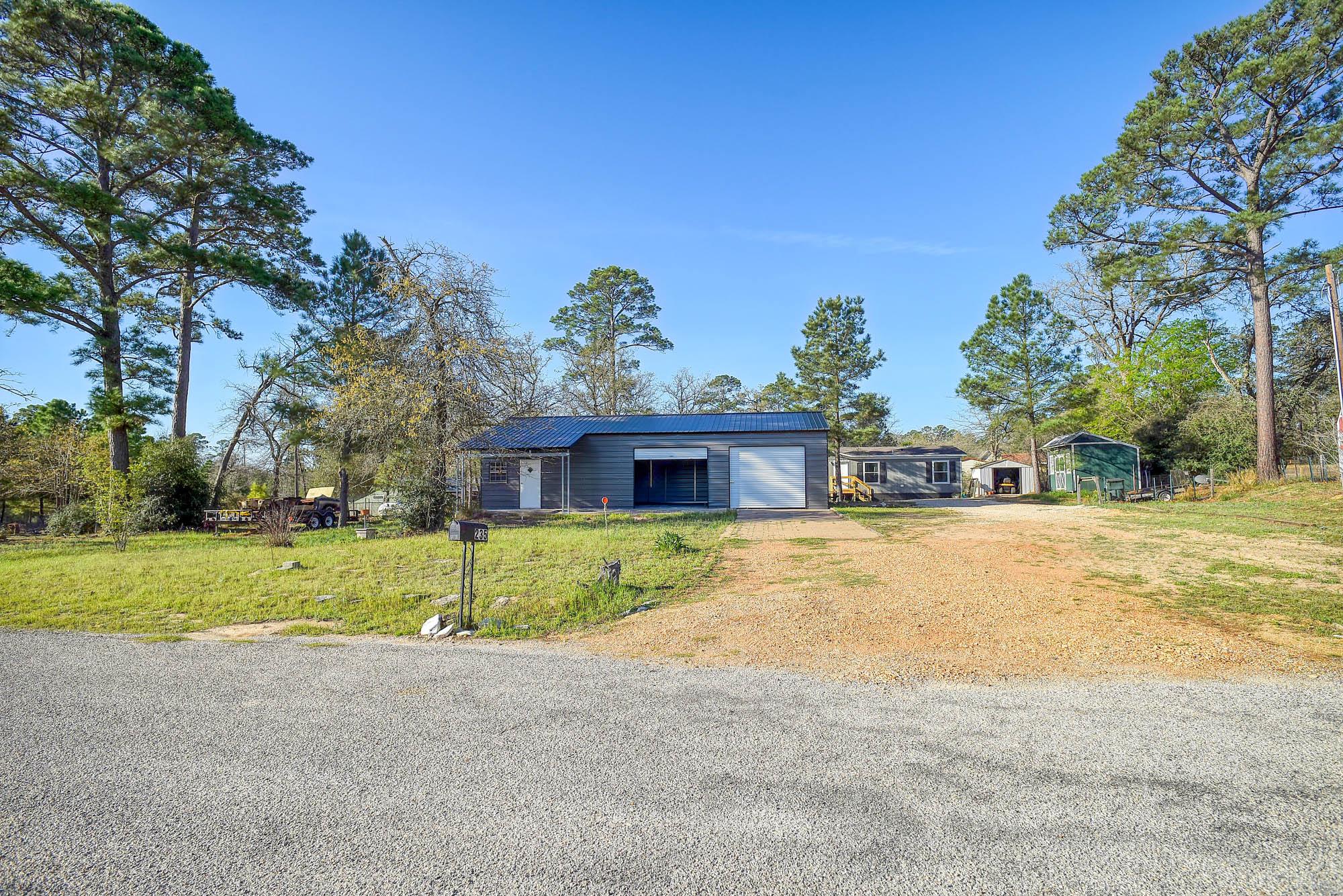 235 Pinehill Dr, Bastrop, TX 78602