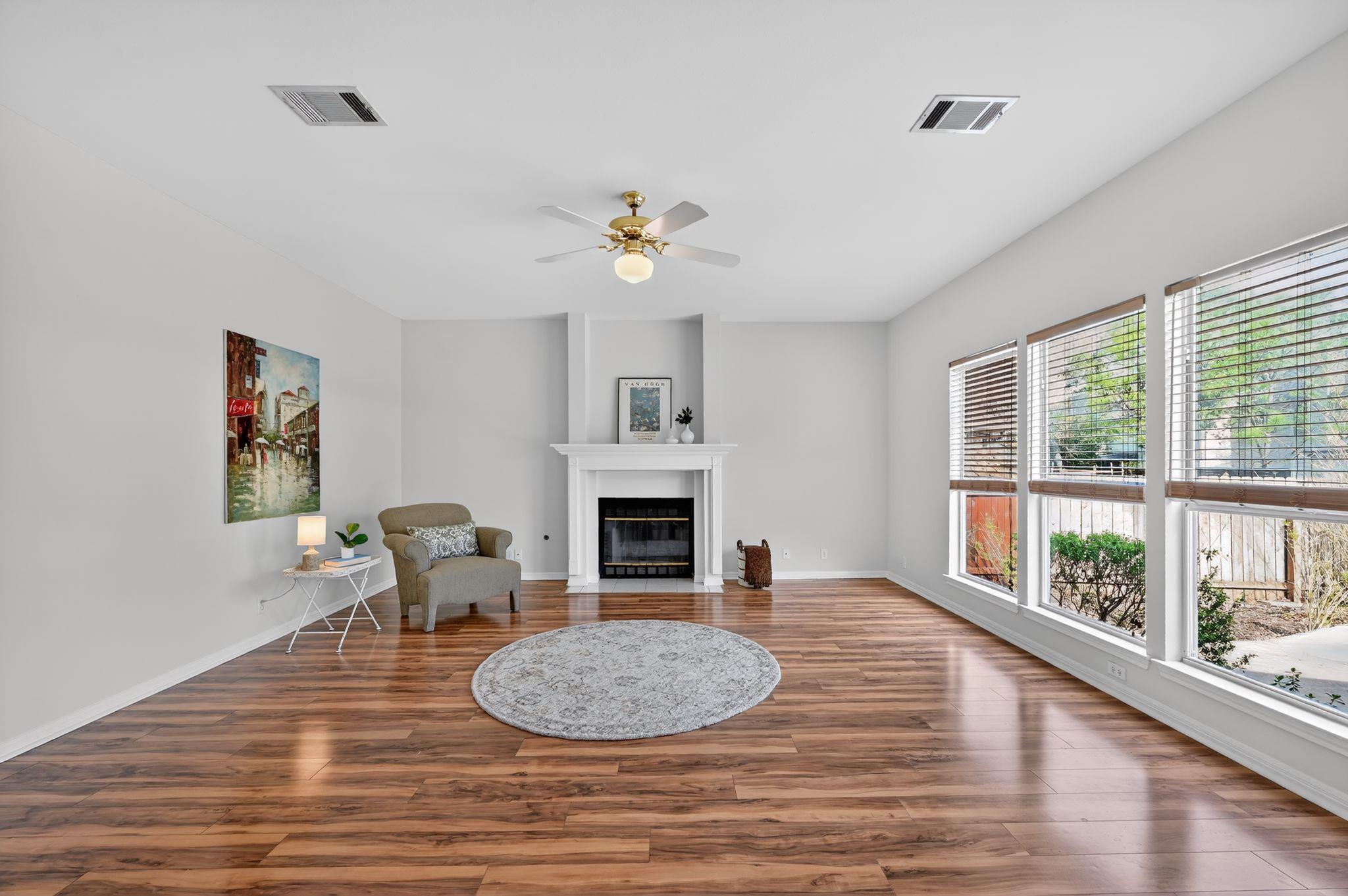 1124 Oaklands Dr, Round Rock, TX 78681