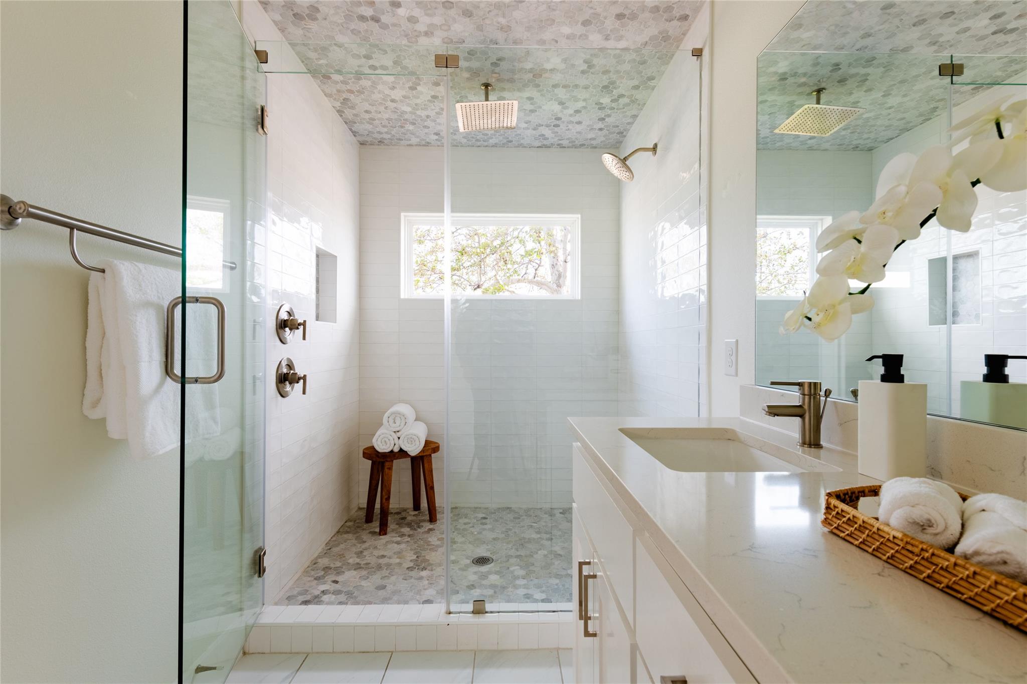 709 W St Elmo Rd # 1, Austin, TX 78745