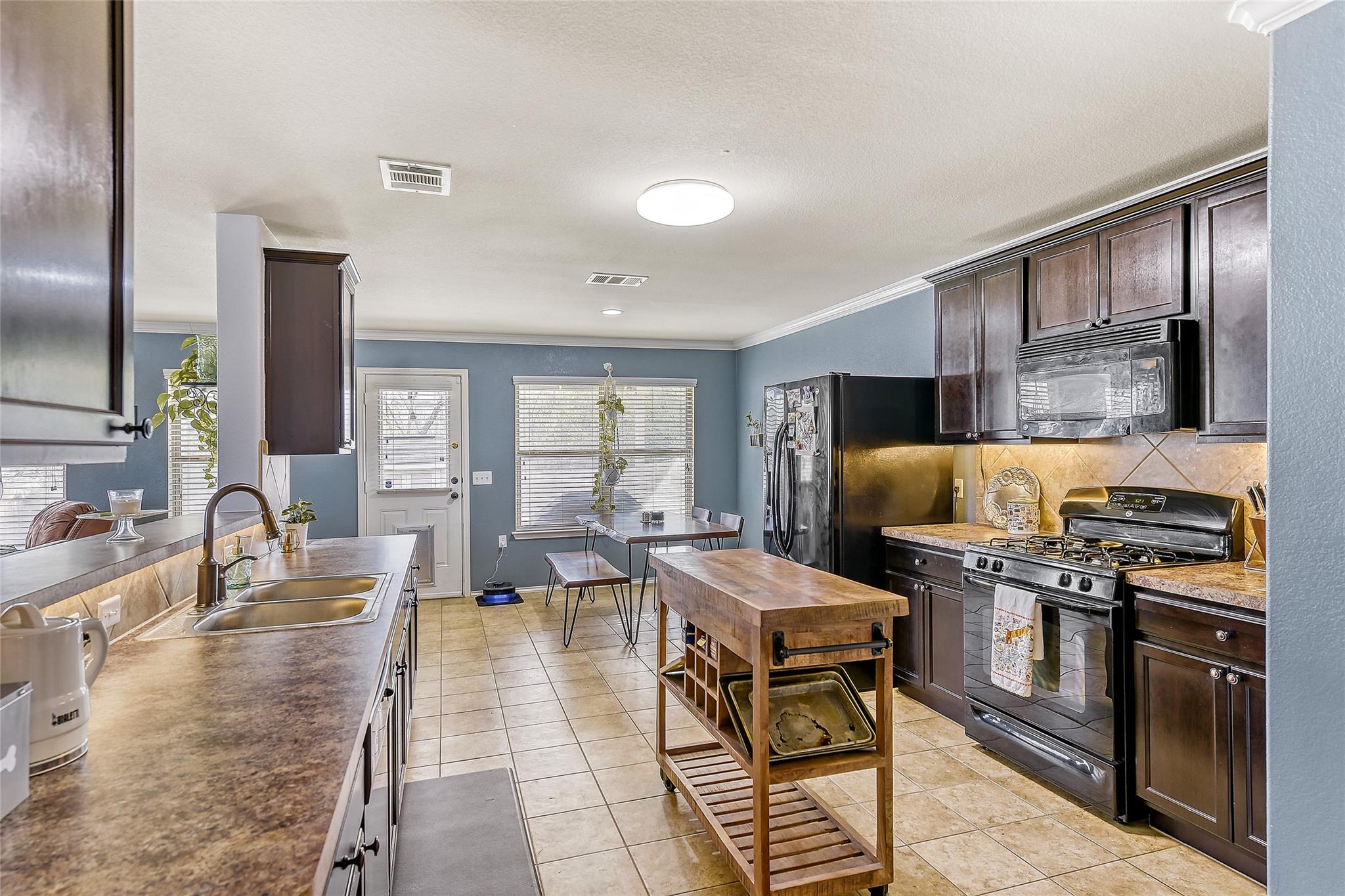 7233 Crestone Rd, Austin, TX 78744