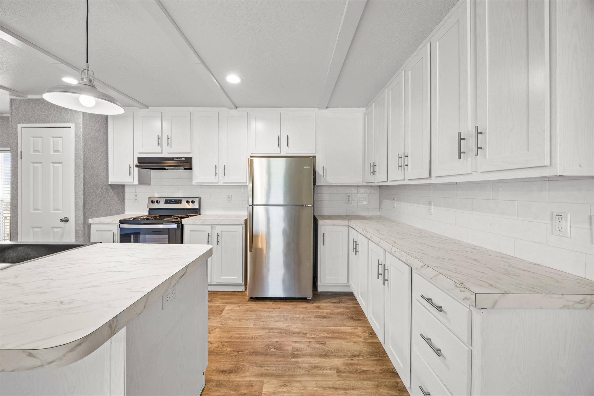 260 Castellana Way, Elgin, TX 78621