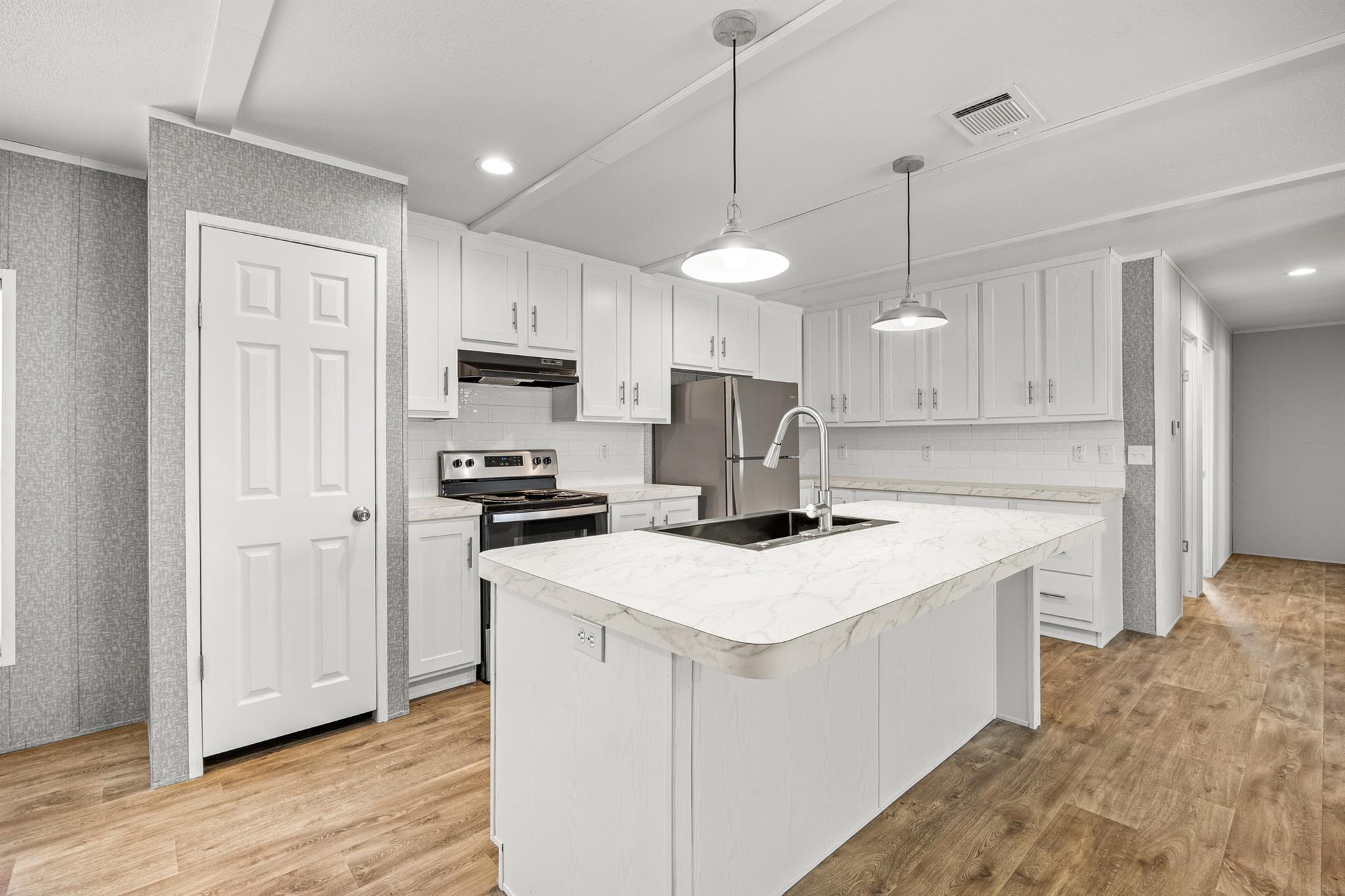 260 Castellana Way, Elgin, TX 78621