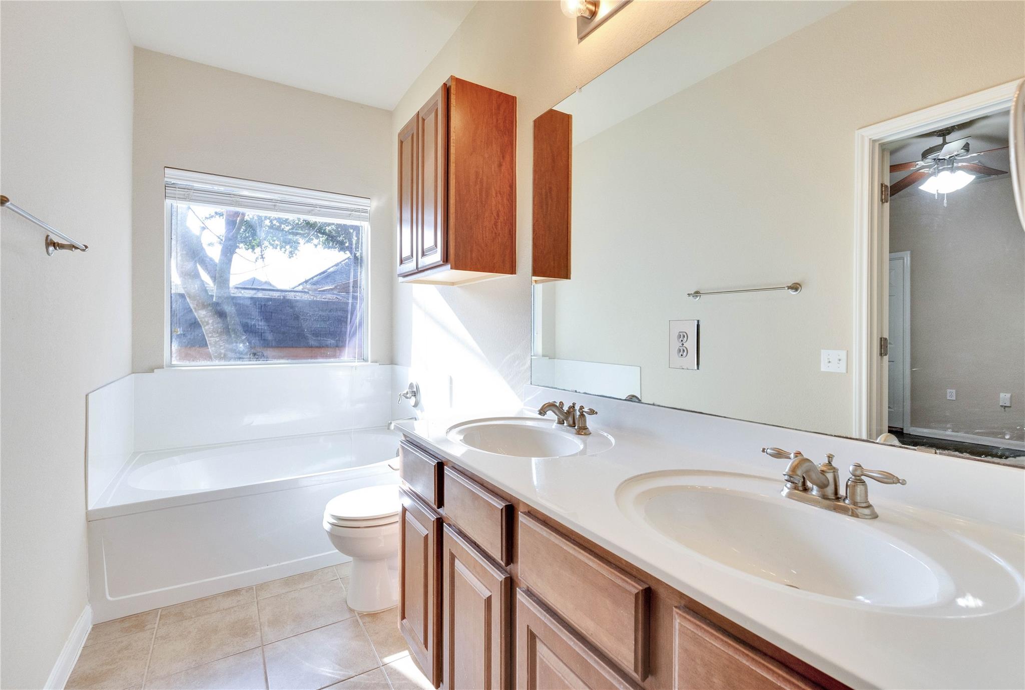7405 Montezuma St, Austin, TX 78744