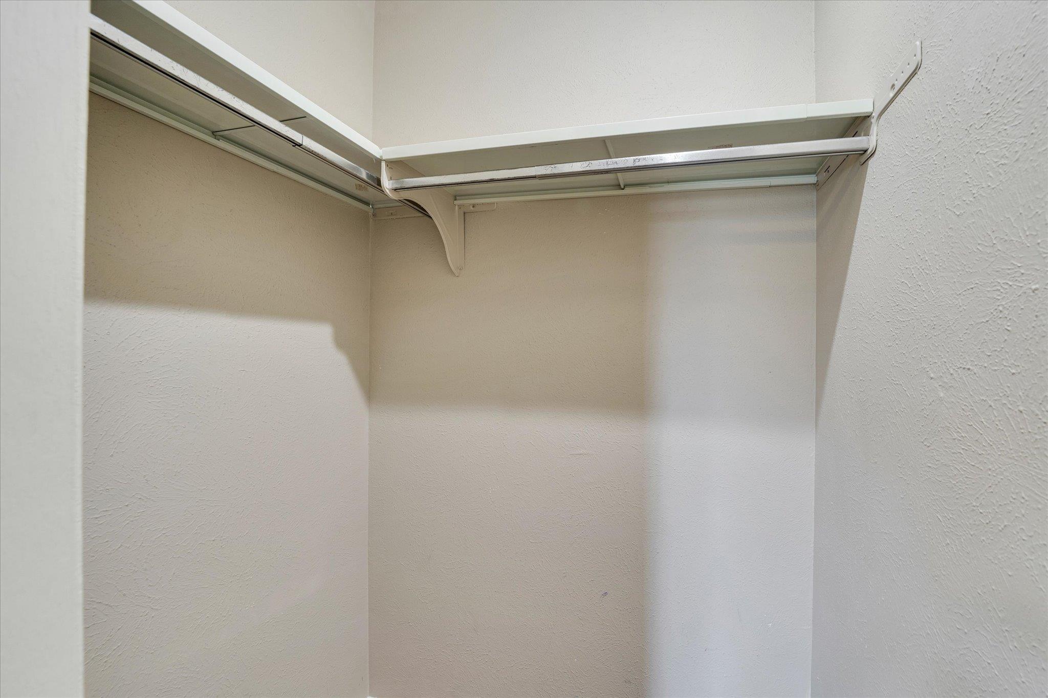 1467 S Meadows Dr, Austin, TX 78758