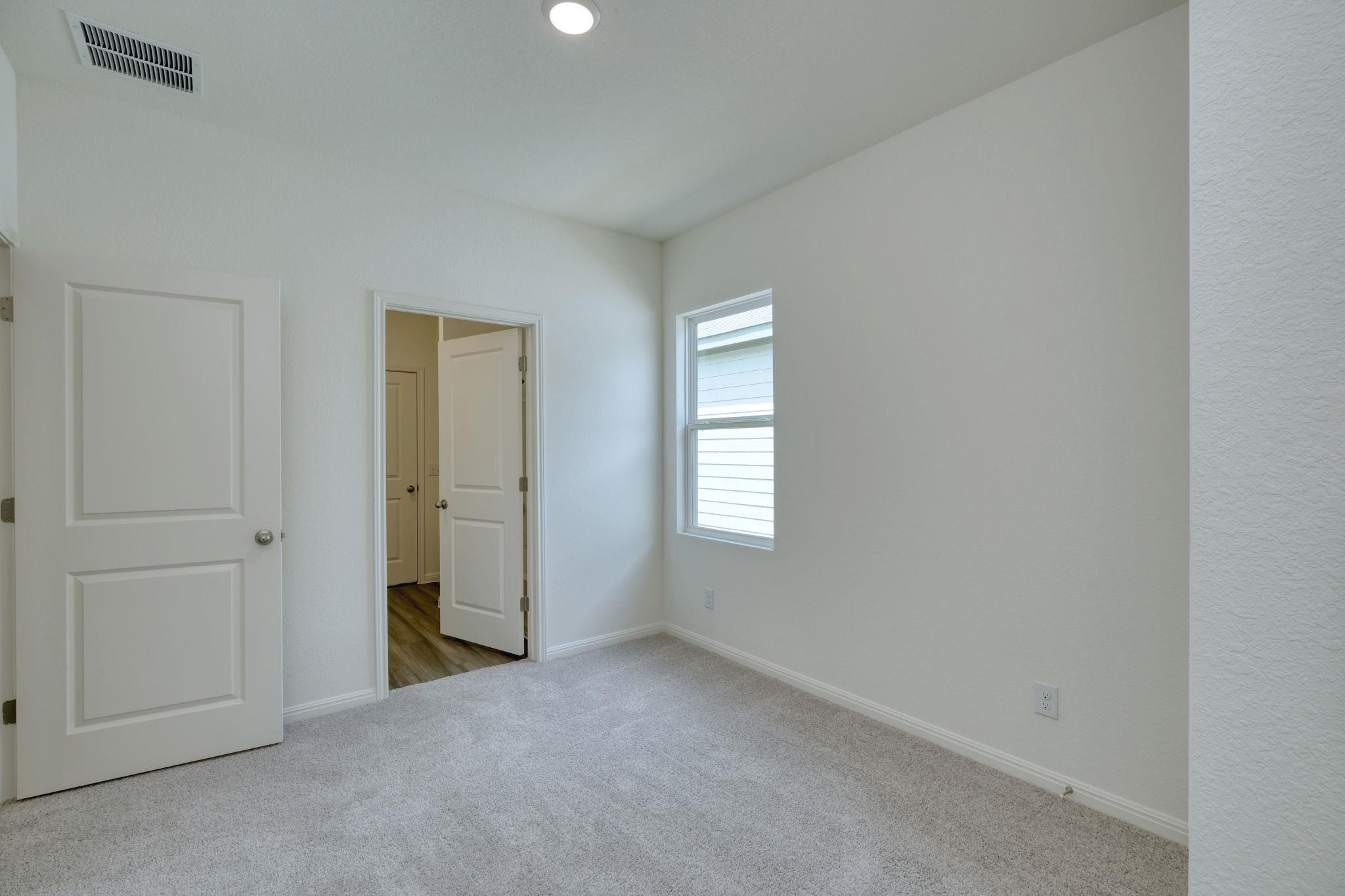 209 Stonebrook DR Dr, Hutto, TX 78634