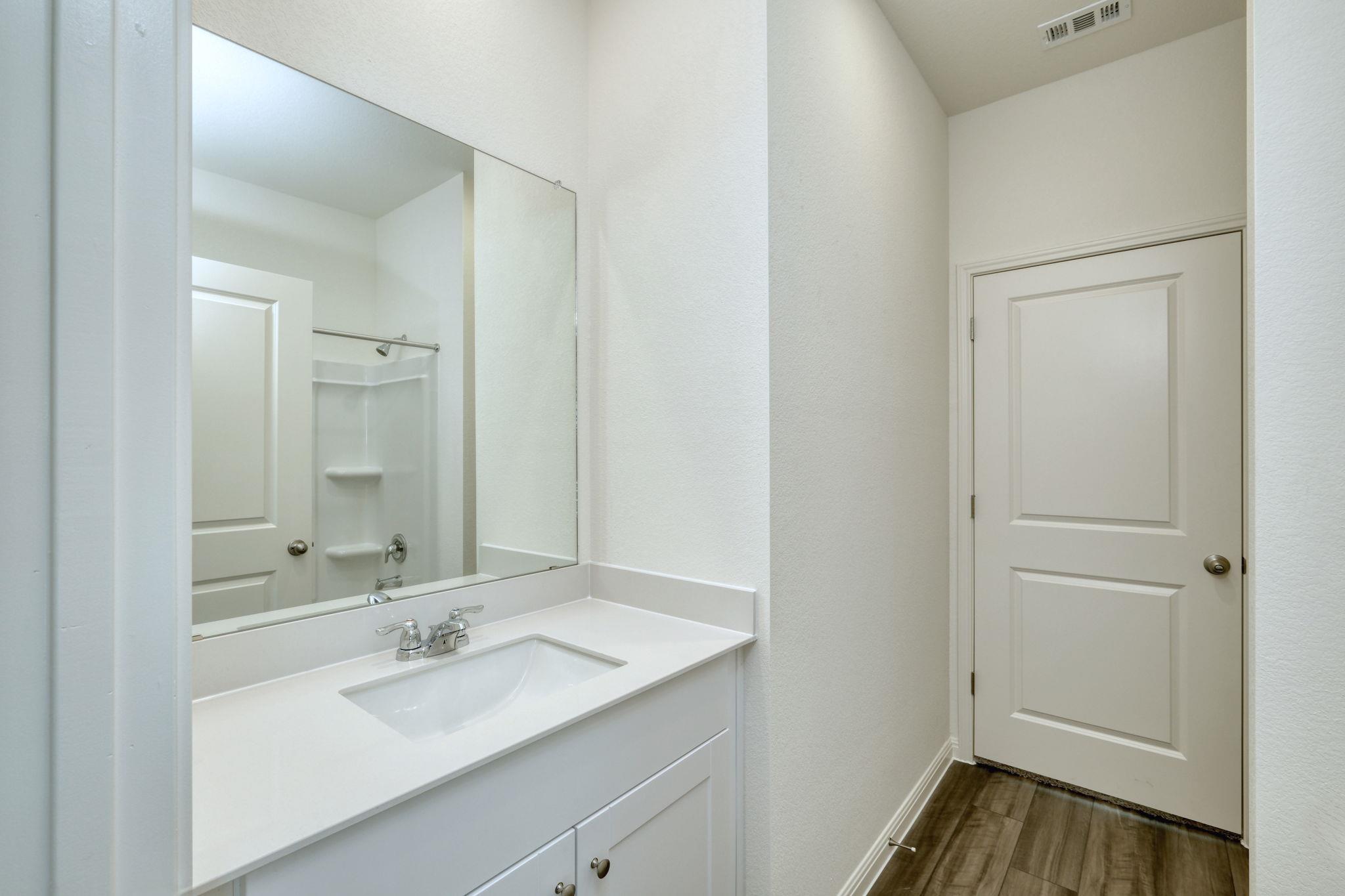 209 Stonebrook DR Dr, Hutto, TX 78634