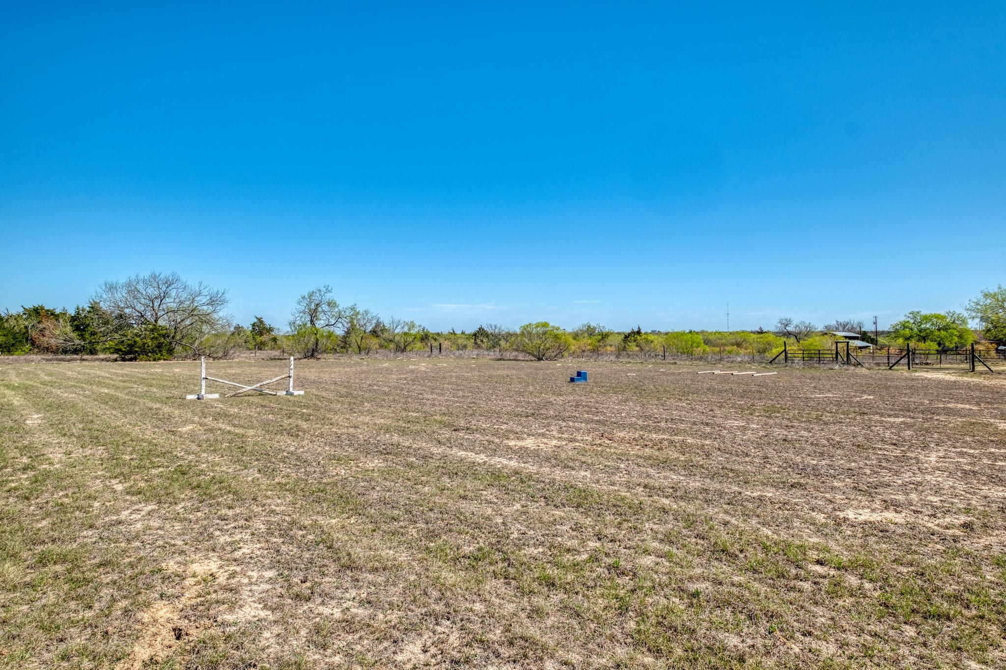 154 Three Oaks Ln, Bastrop, TX 78602