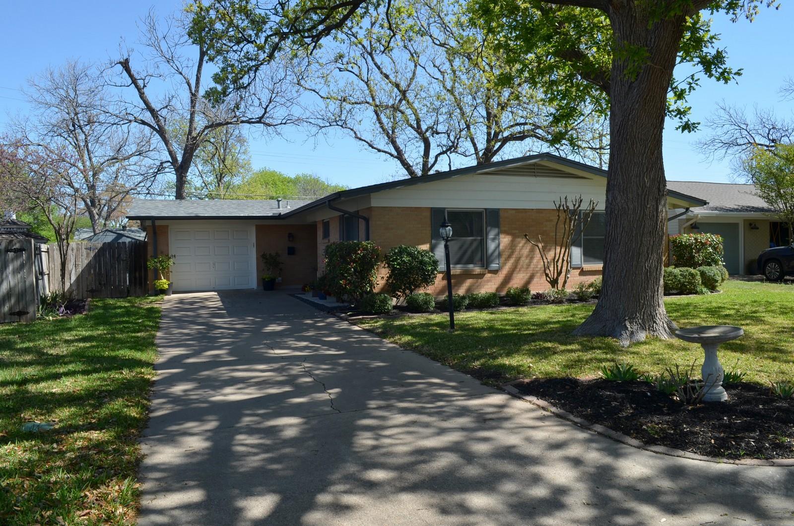 2114 Lanier Dr, Austin, TX 78757