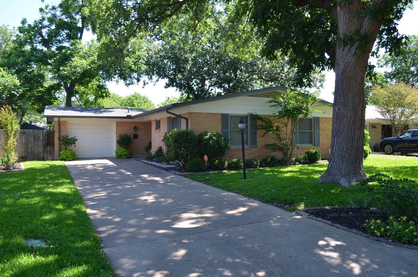 2114 Lanier Dr, Austin, TX 78757
