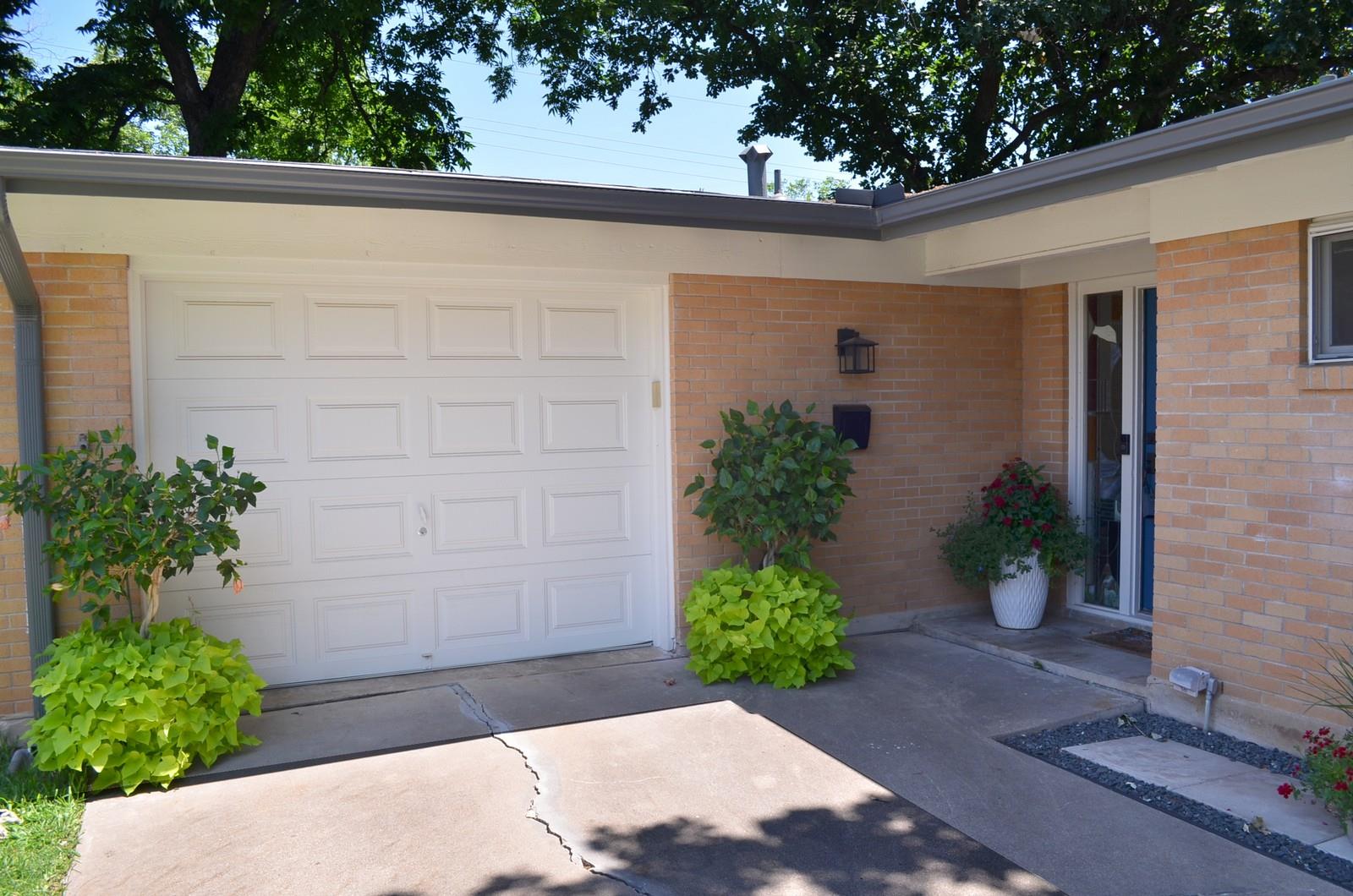 2114 Lanier Dr, Austin, TX 78757
