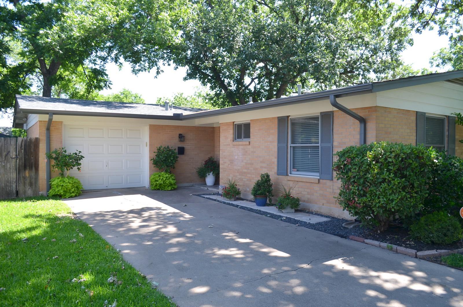 2114 Lanier Dr, Austin, TX 78757