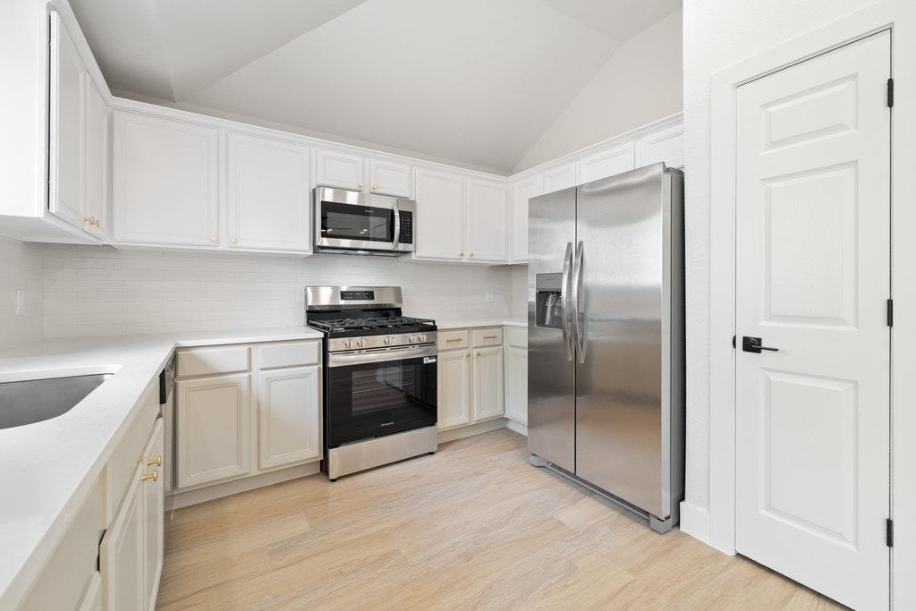 1006 Cottonbowl Dr, Taylor, TX 76574