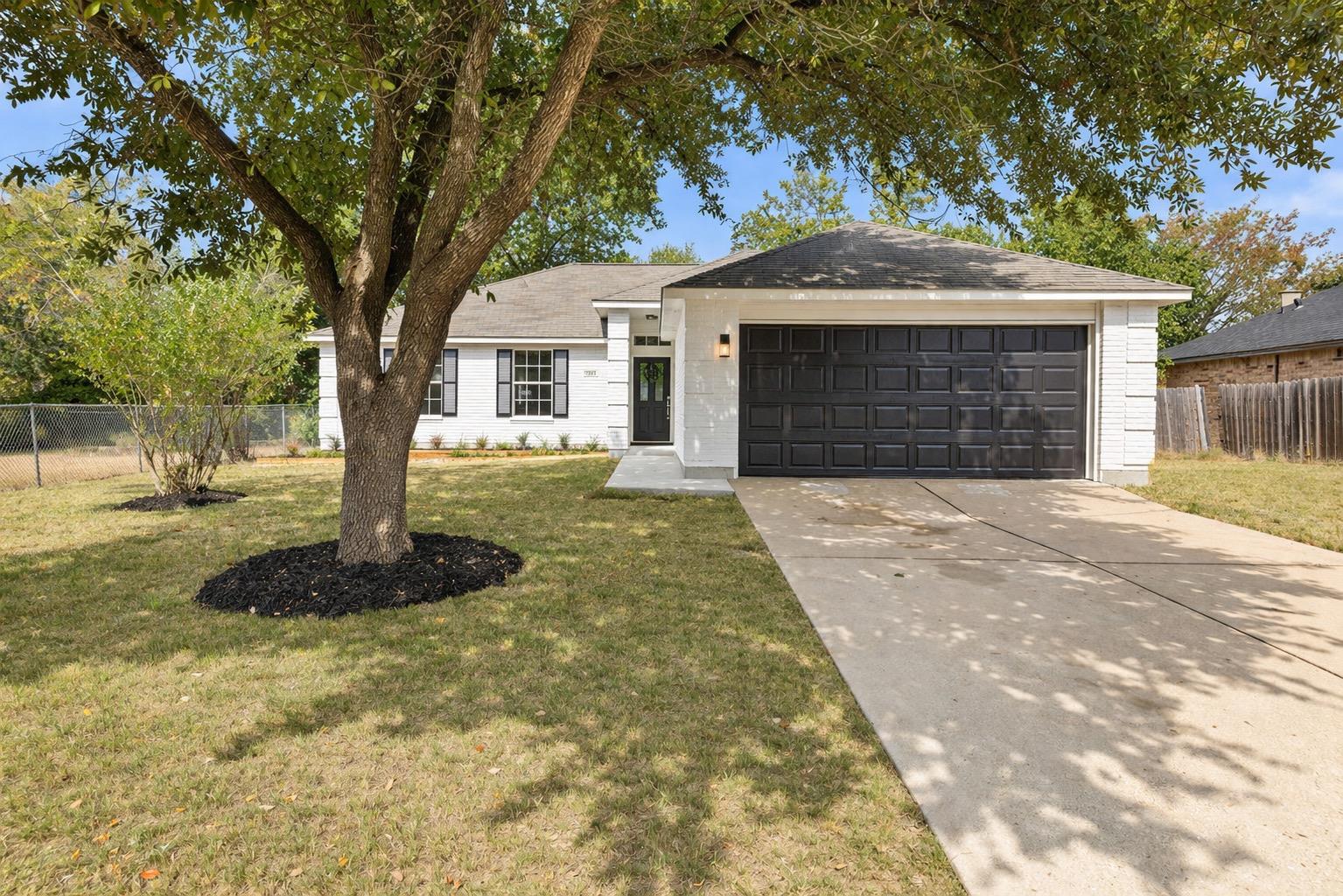 1006 Cottonbowl Dr, Taylor, TX 76574