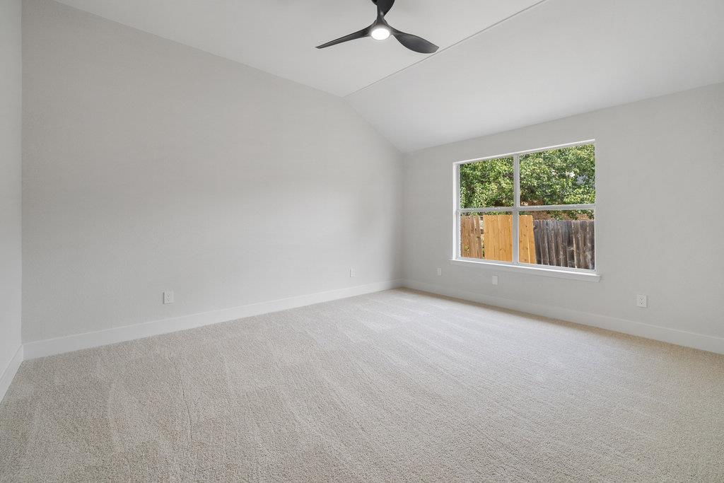 1006 Cottonbowl Dr, Taylor, TX 76574