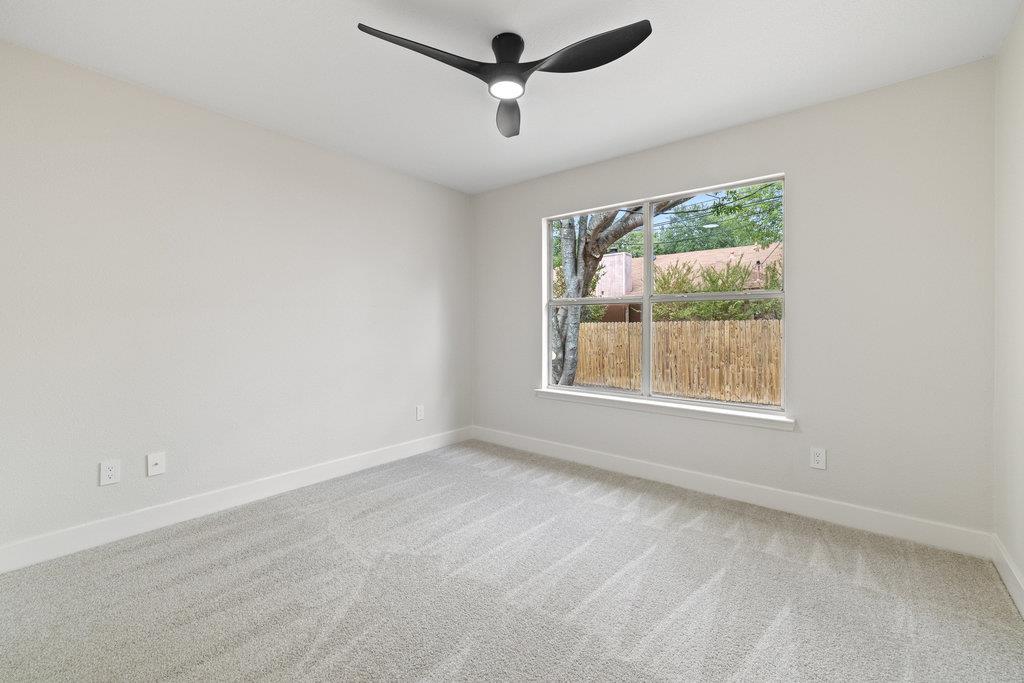 1006 Cottonbowl Dr, Taylor, TX 76574