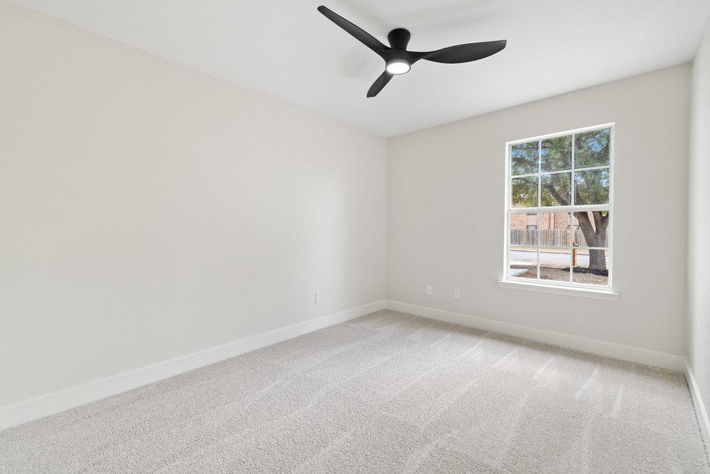 1006 Cottonbowl Dr, Taylor, TX 76574