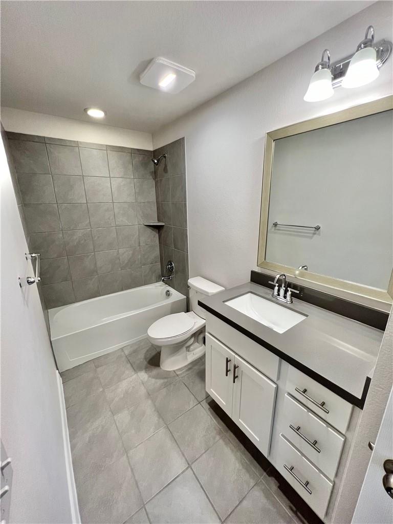 704 Long Run, Liberty Hill, TX 78642