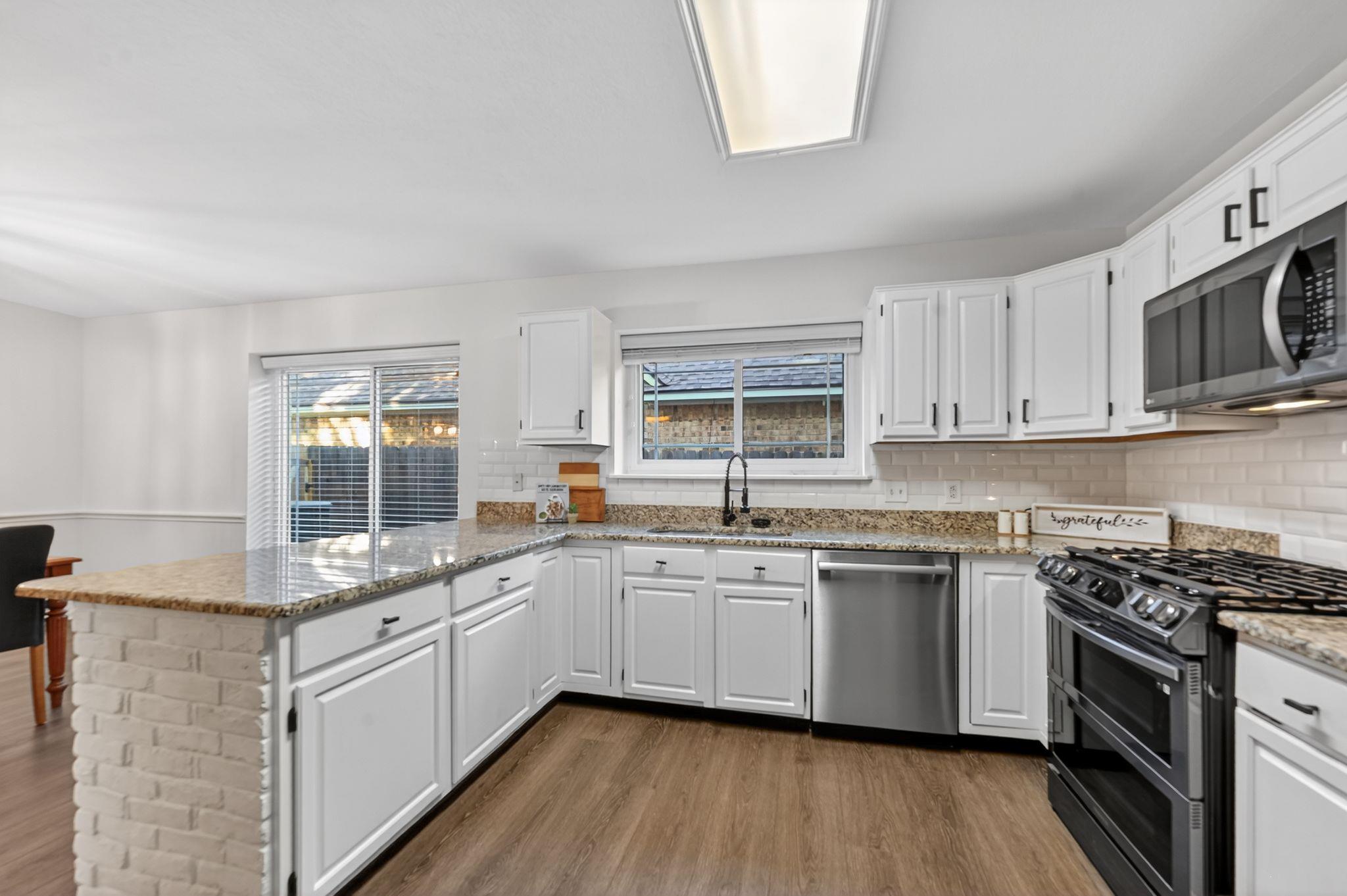 1118 Oaklands Dr, Round Rock, TX 78681