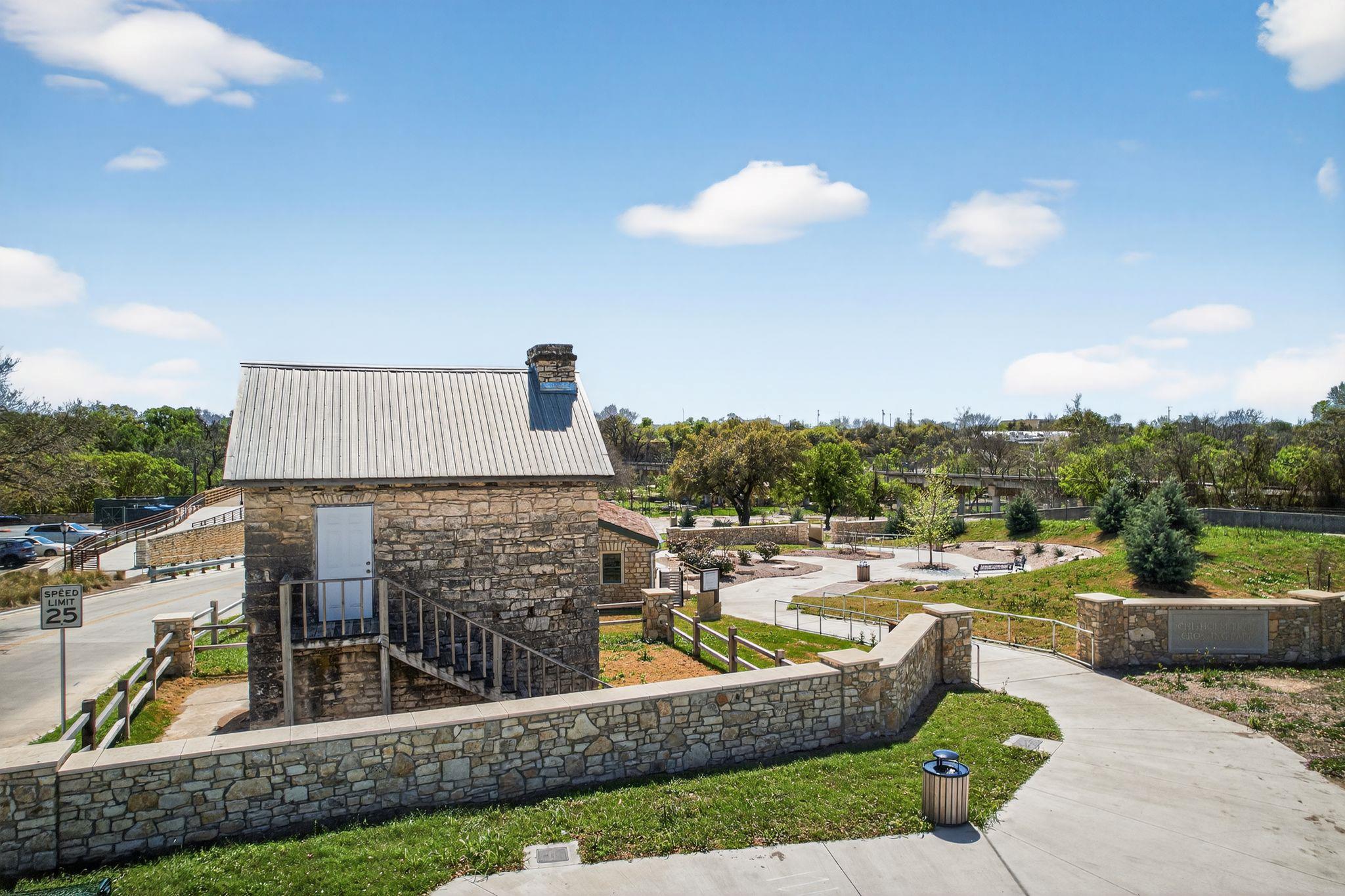 1118 Oaklands Dr, Round Rock, TX 78681