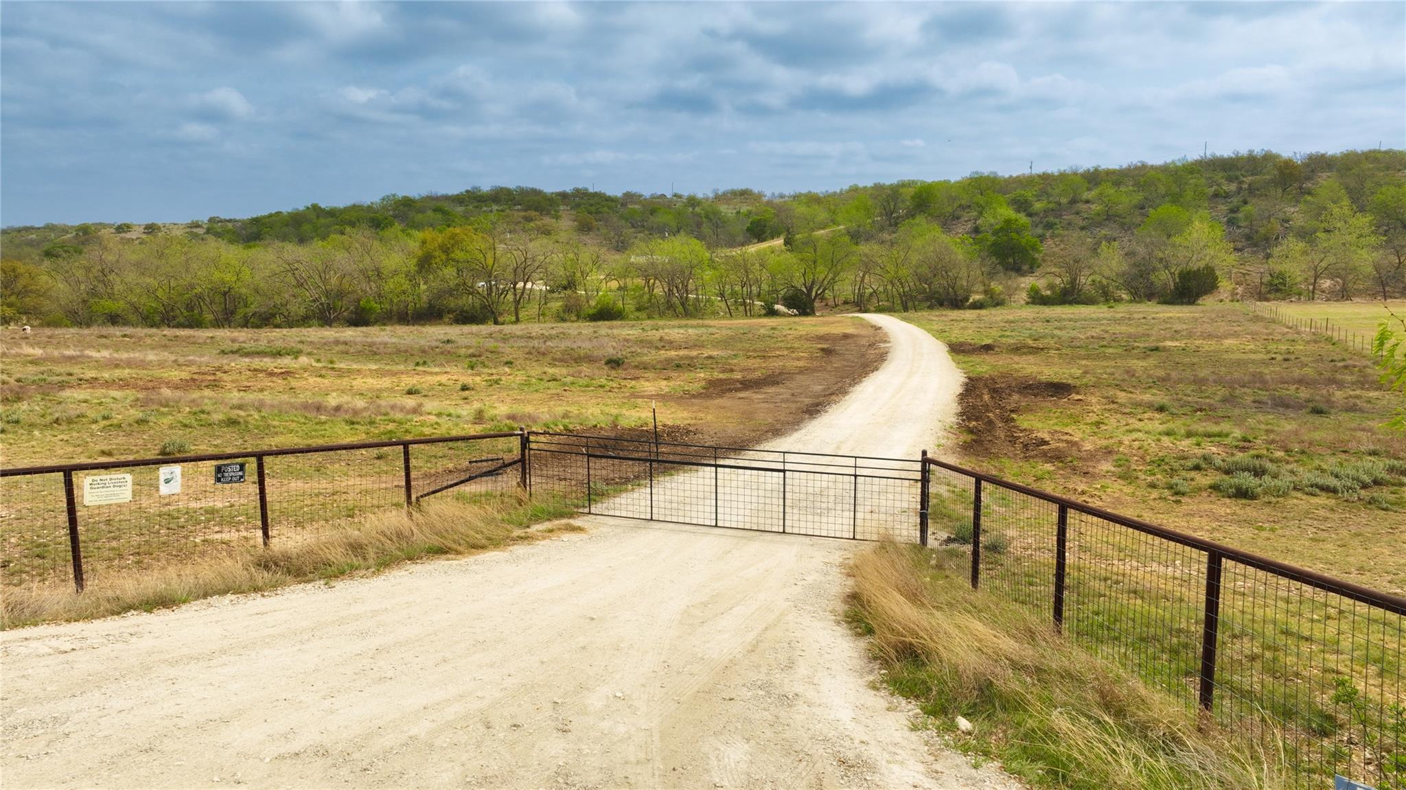 6980 Doss Spring Creek Rd, Fredericksburg, TX 78624