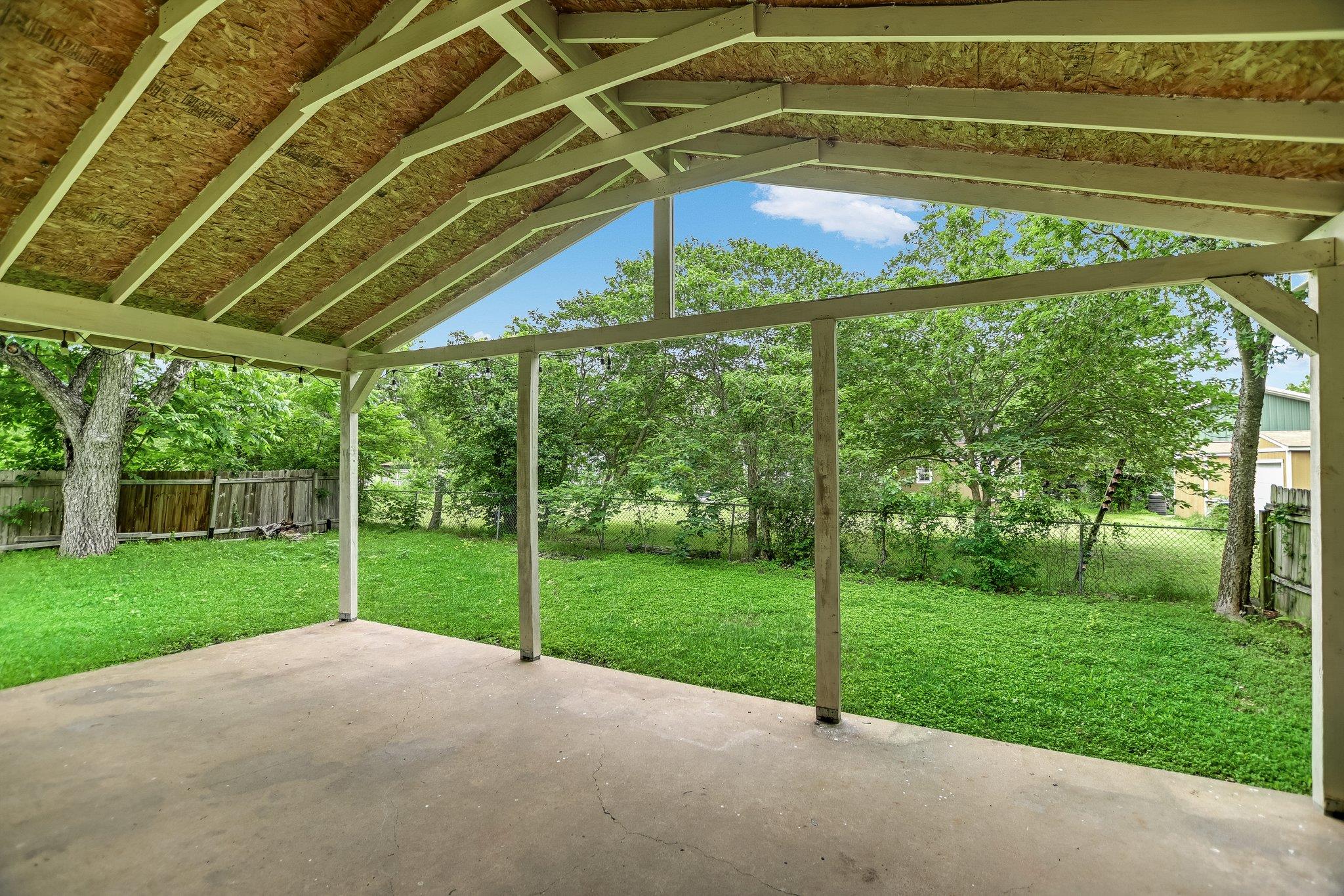 1405 Adams St, Taylor, TX 76574