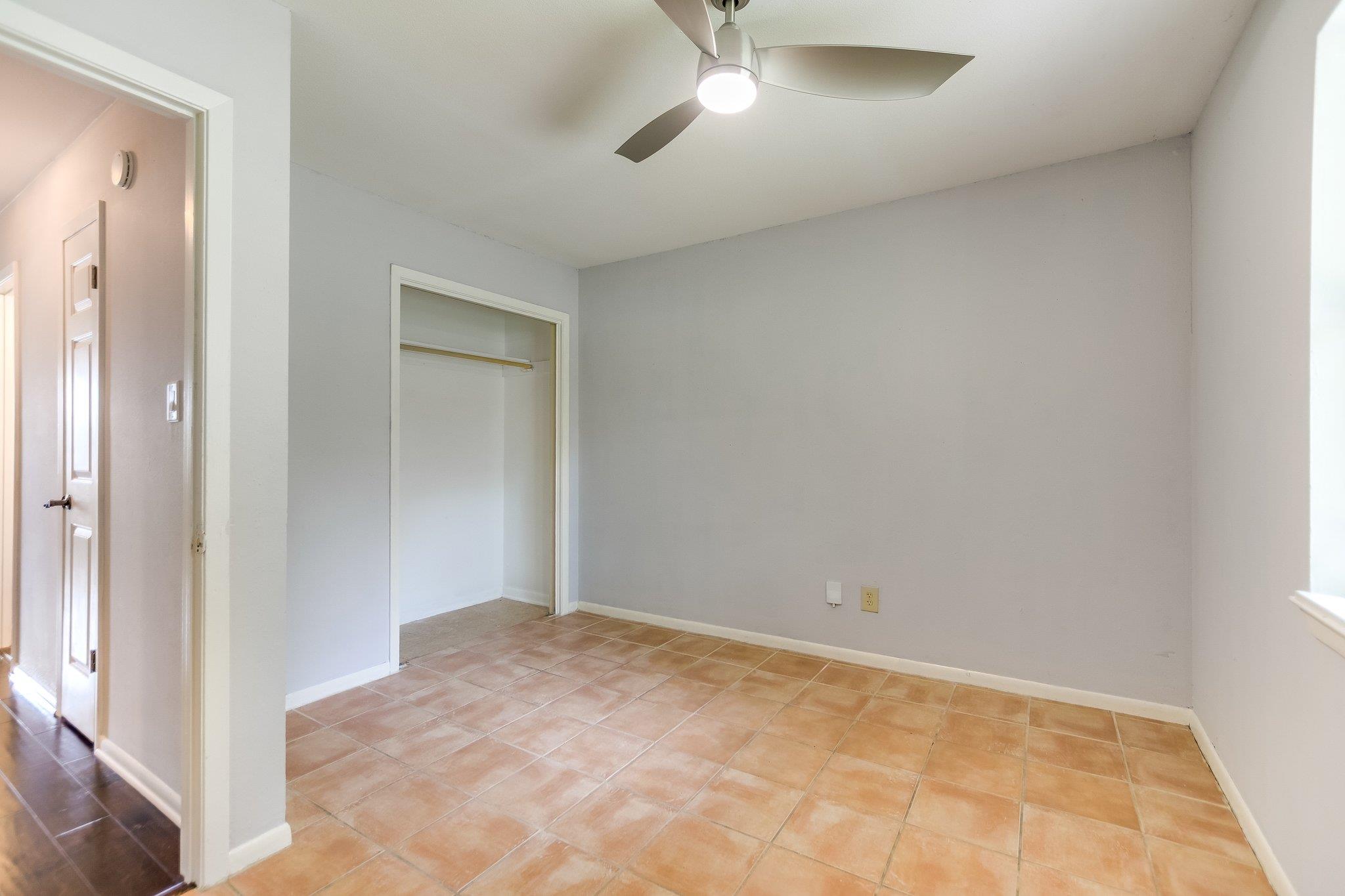 1405 Adams St, Taylor, TX 76574