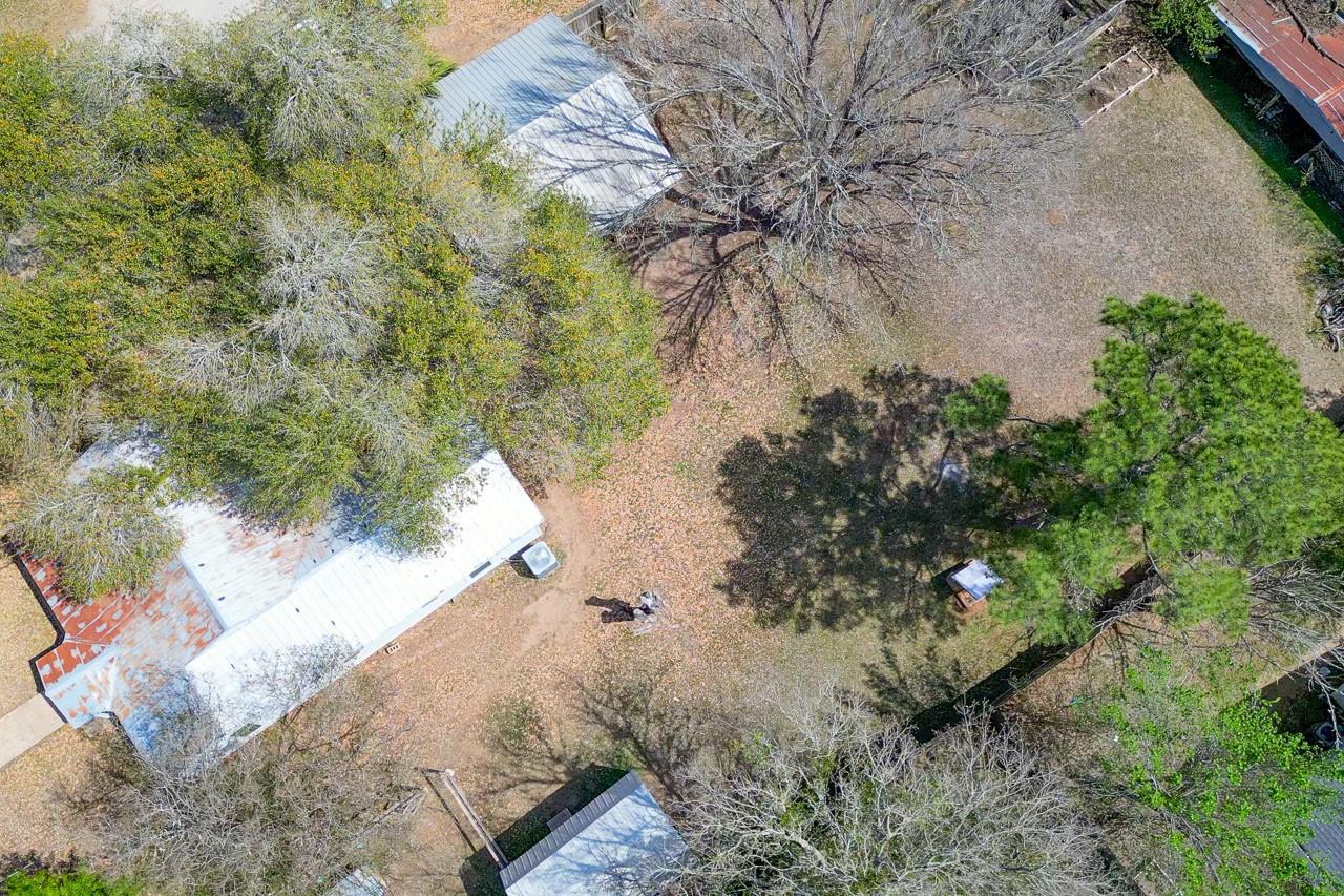 609 Dickson St, Lexington, TX 78947