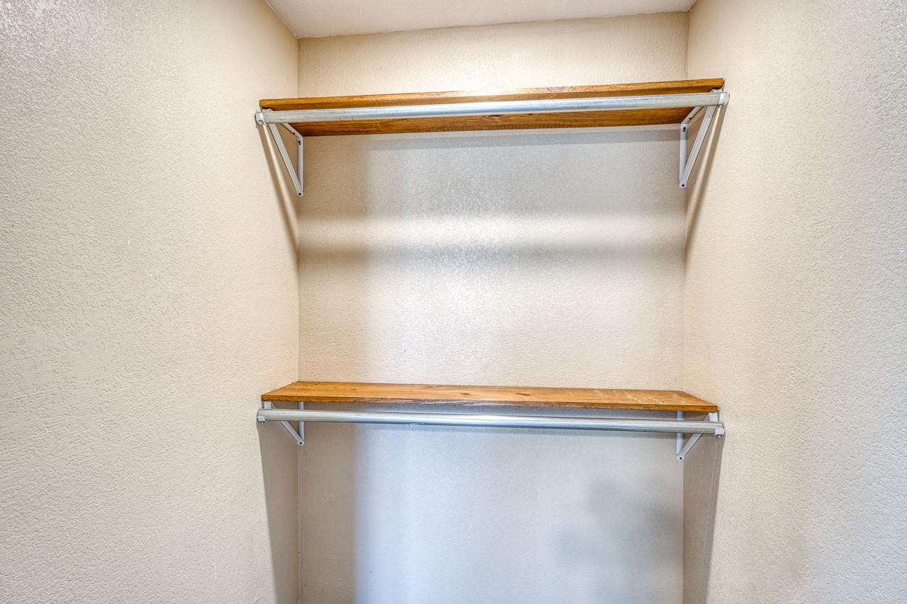 609 Dickson St, Lexington, TX 78947