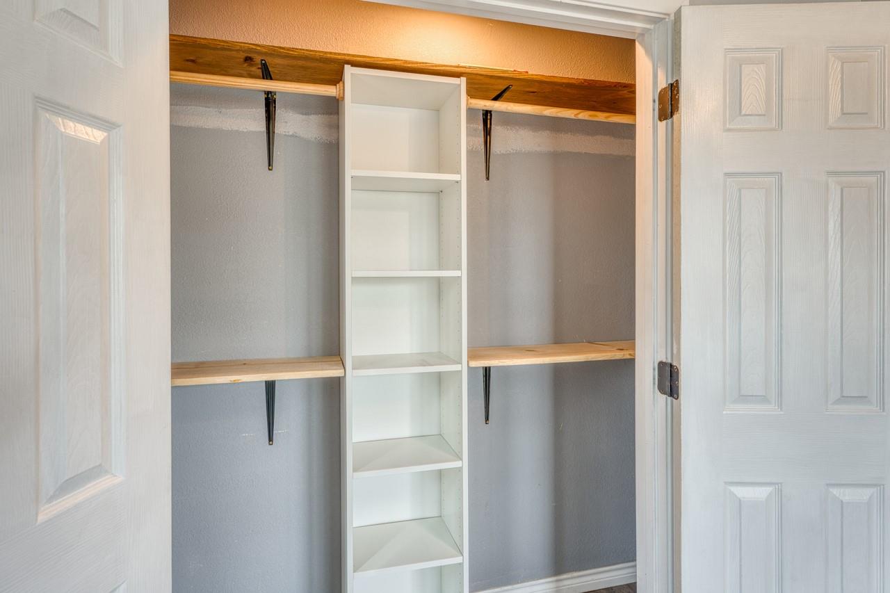 609 Dickson St, Lexington, TX 78947