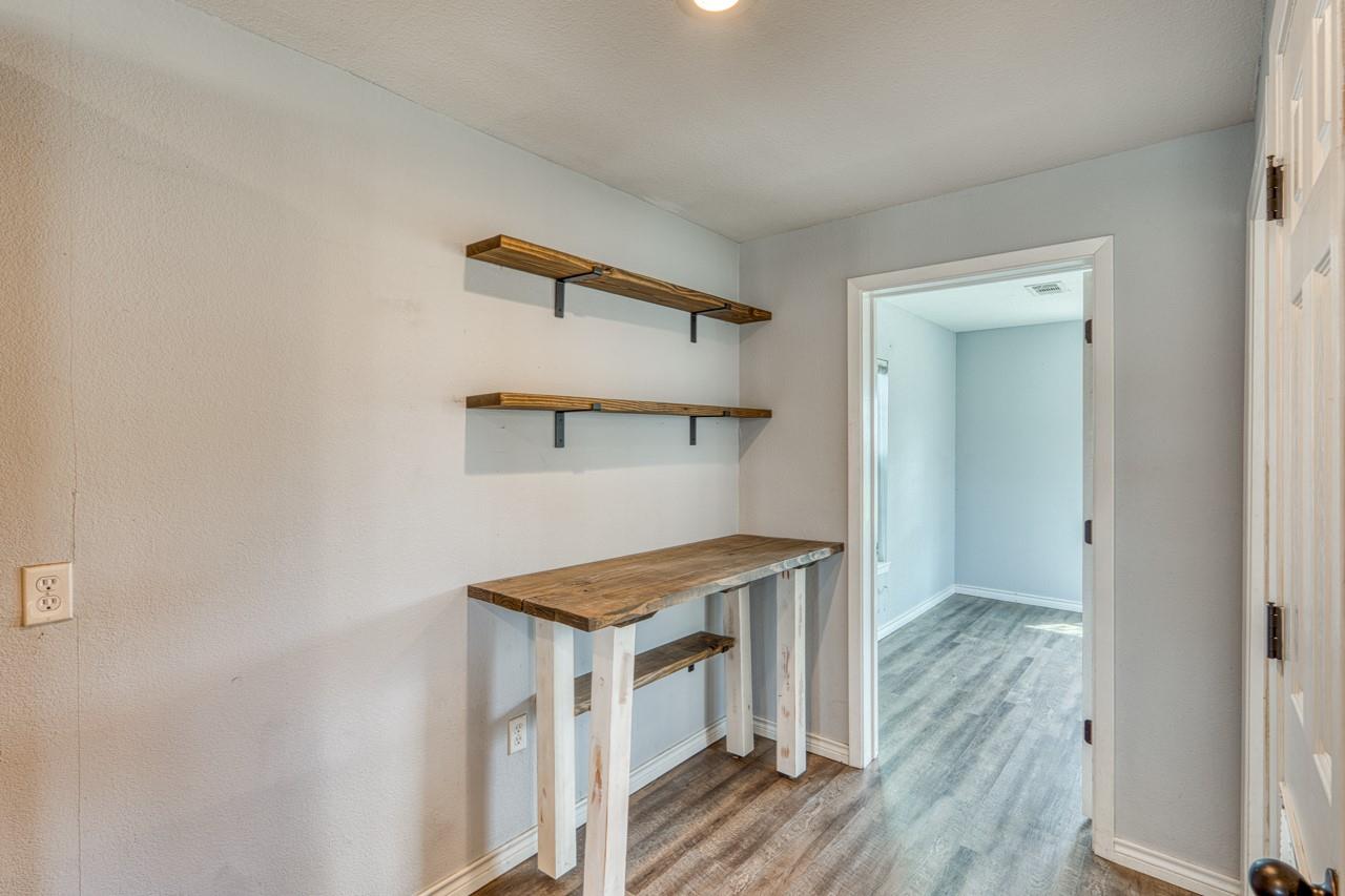 609 Dickson St, Lexington, TX 78947