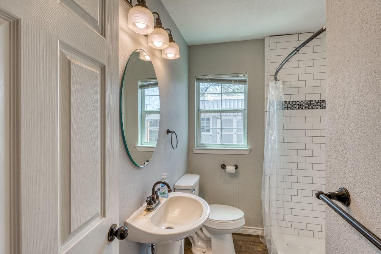 609 Dickson St, Lexington, TX 78947