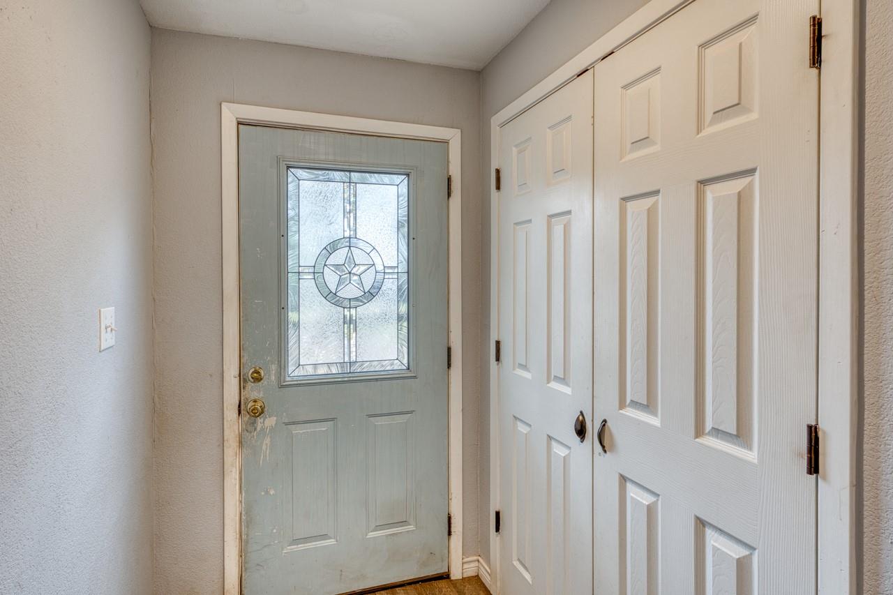 609 Dickson St, Lexington, TX 78947