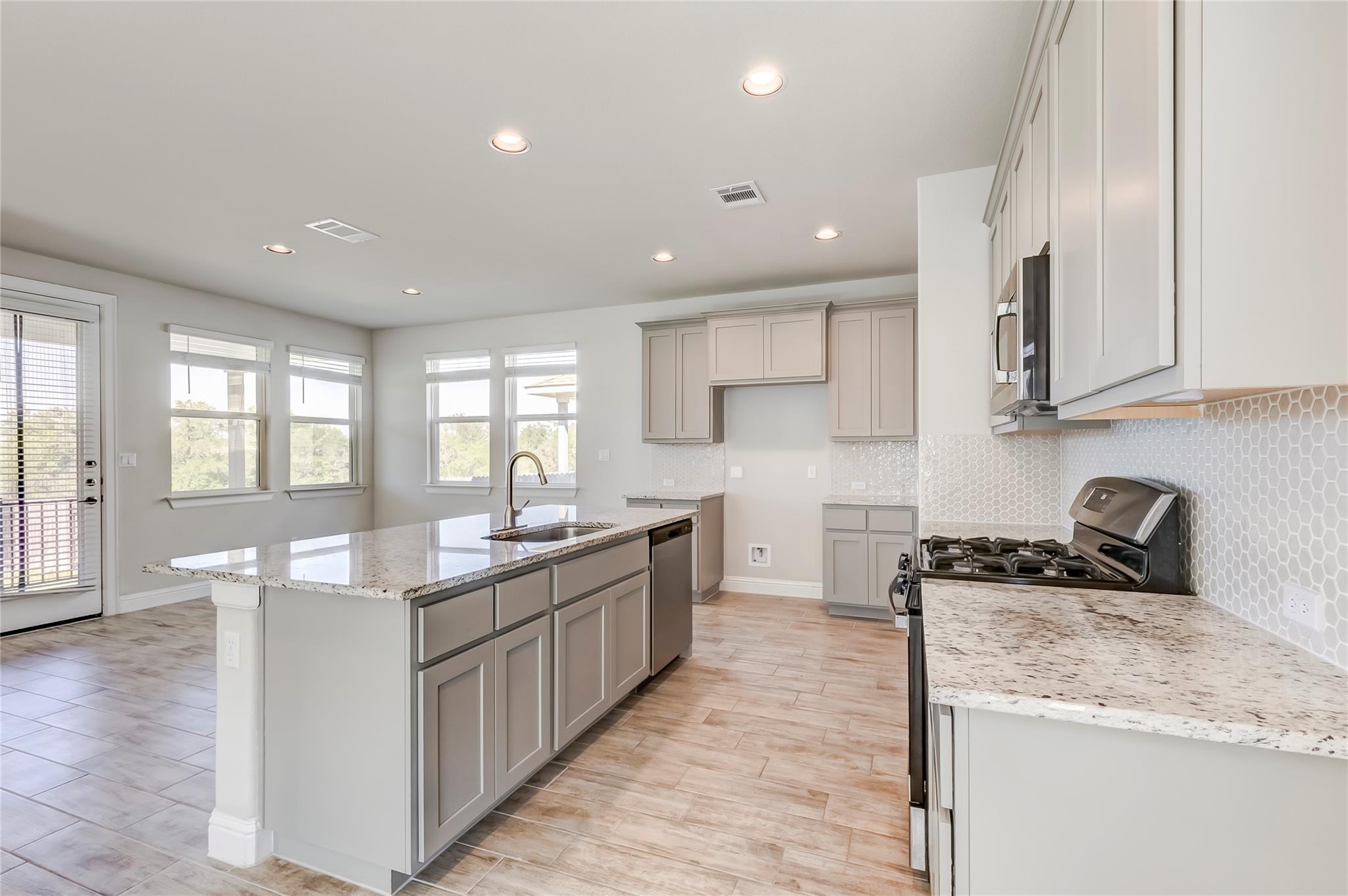 113 Riverhill Dr, Georgetown, TX 78628