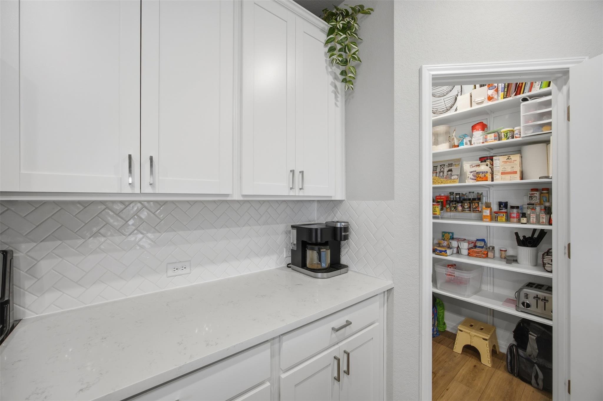 904 View Dr, Georgetown, TX 78628